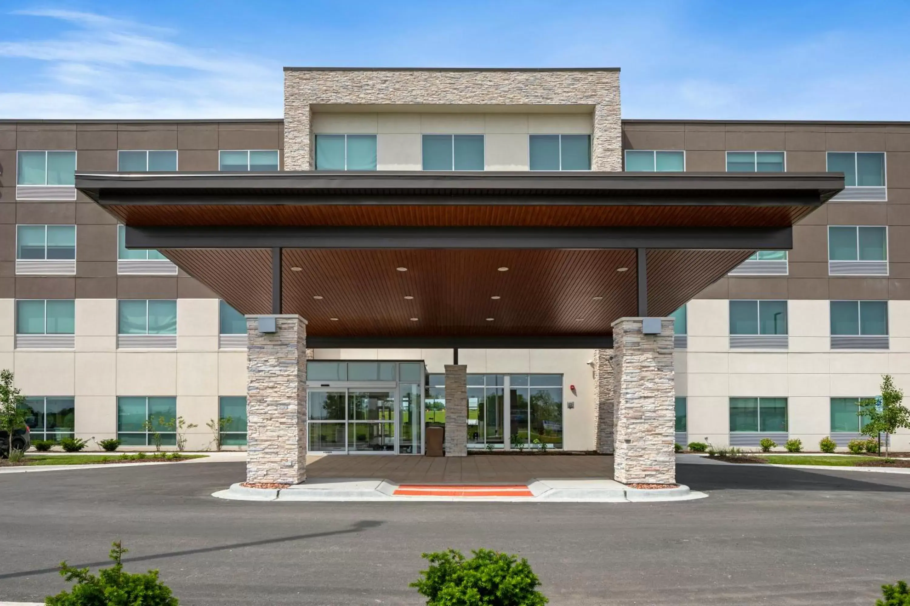 Property building in Holiday Inn Express & Suites - Bourbonnais East - Bradley, an IHG Hotel
