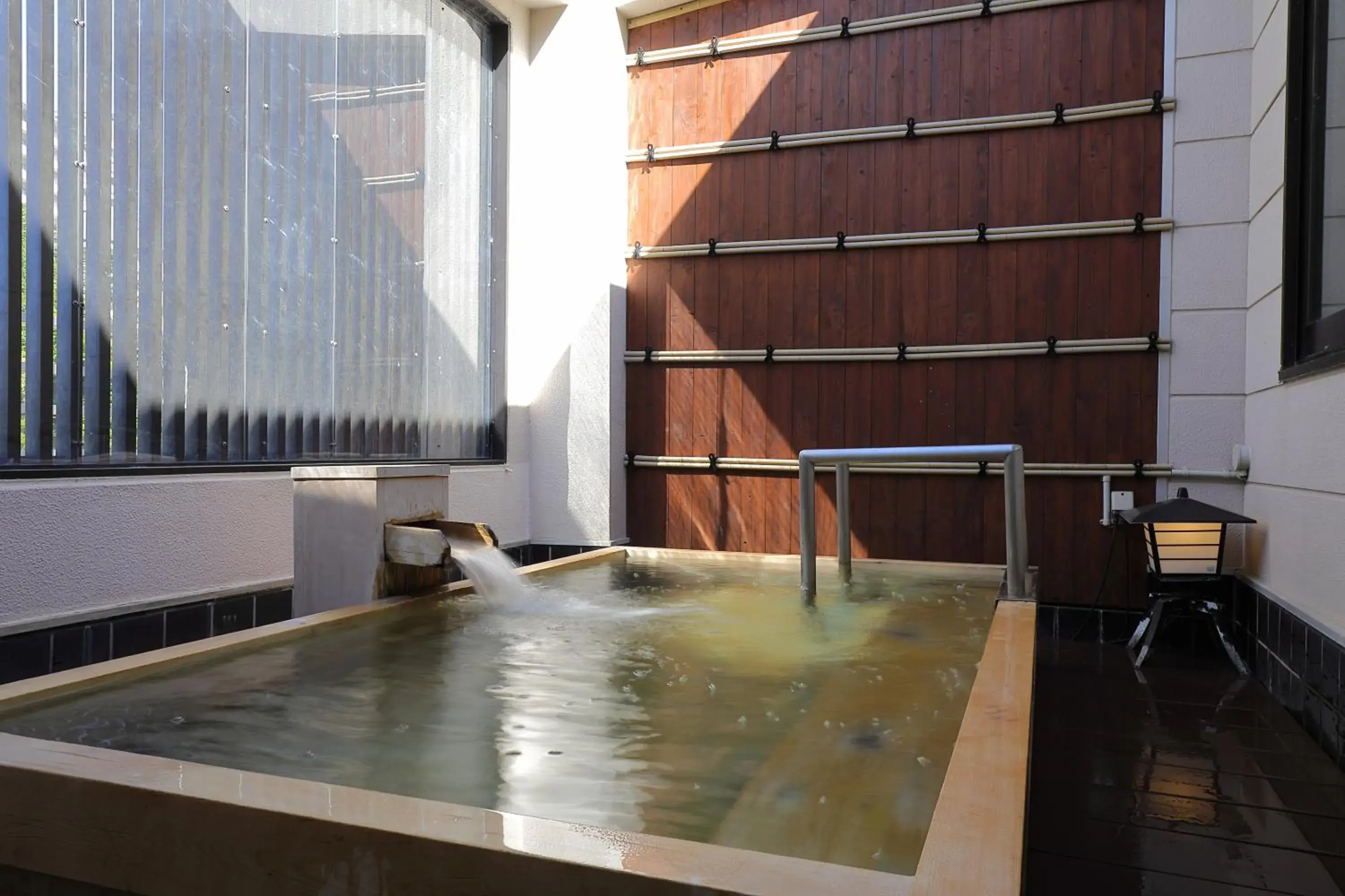 Hot Spring Bath in Ryokan Arima Gyoen