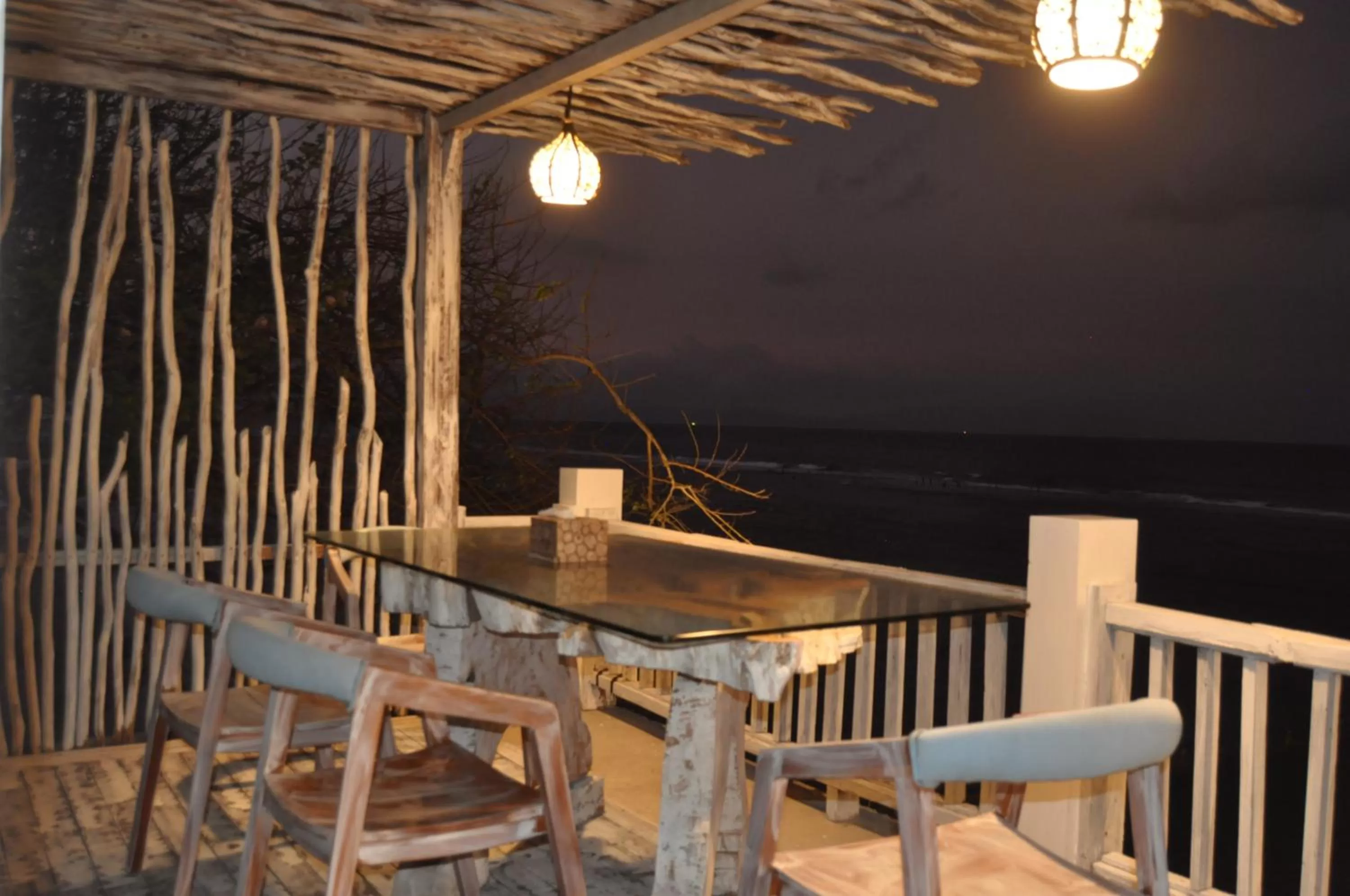 Restaurant/places to eat in SUITE OCEAN BLUE