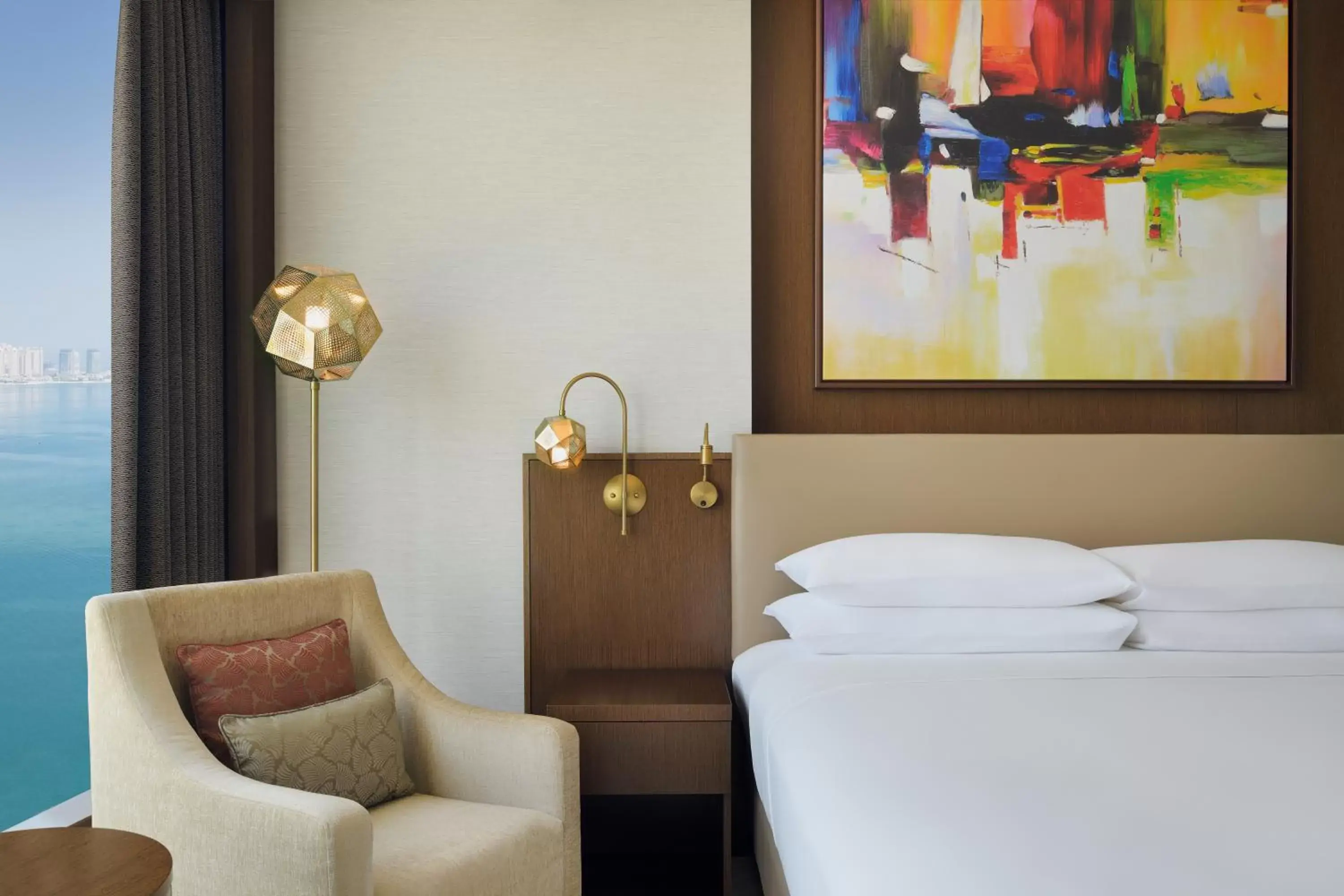 Bed in Delta Hotels by Marriott City Center Doha