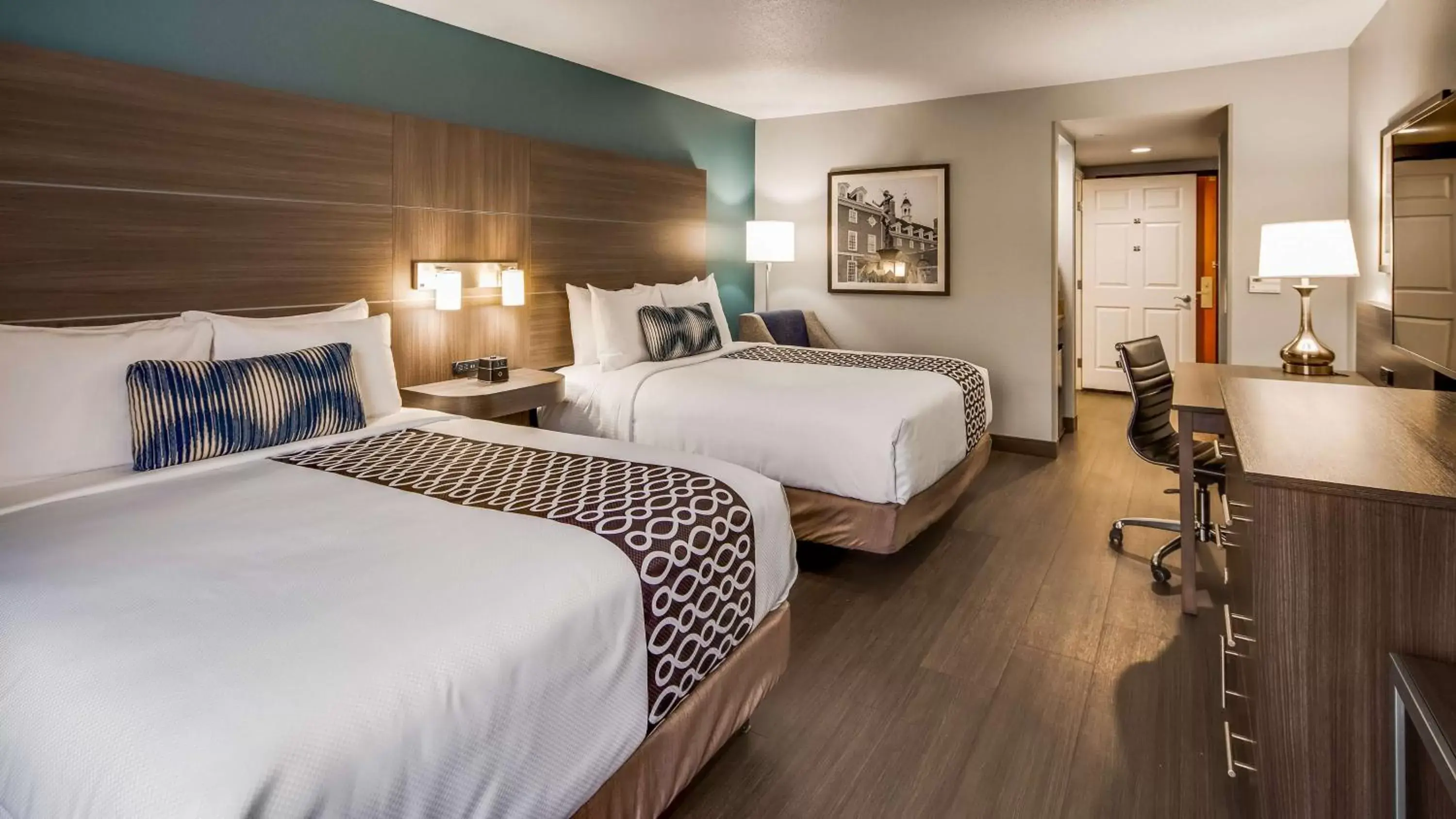 Bedroom in Best Western Plus Champaign/Urbana Inn