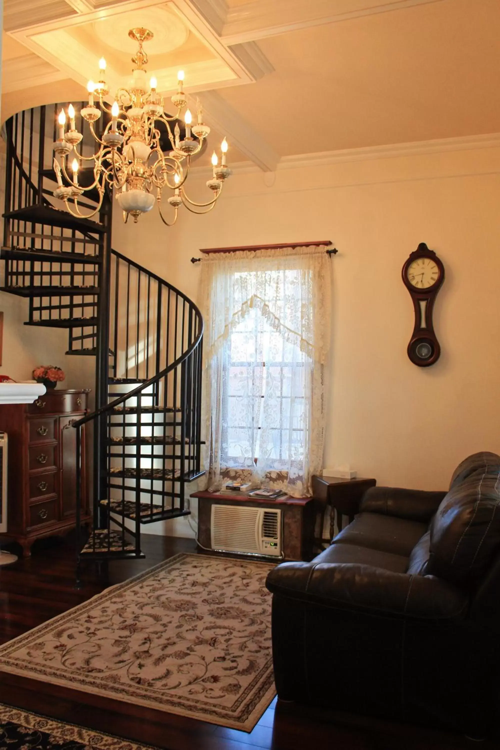 Living room in Bowen Motel Living room in Bowen Motel