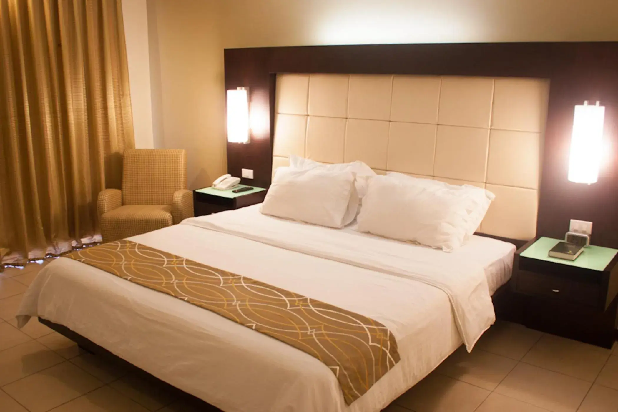 Bed in Circle Inn - Iloilo City Center