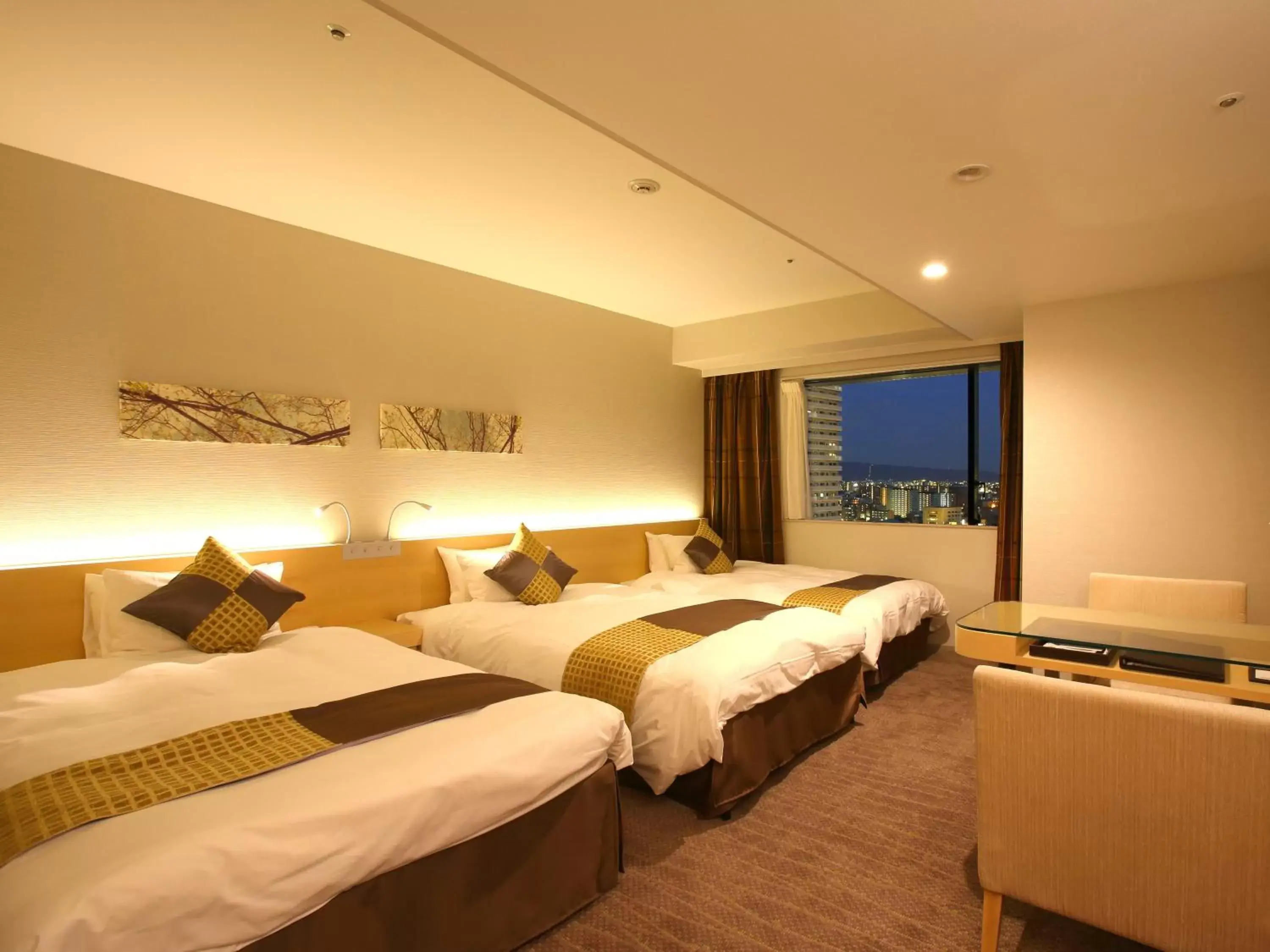 Bed in Hotel Keihan Kyobashi Grande