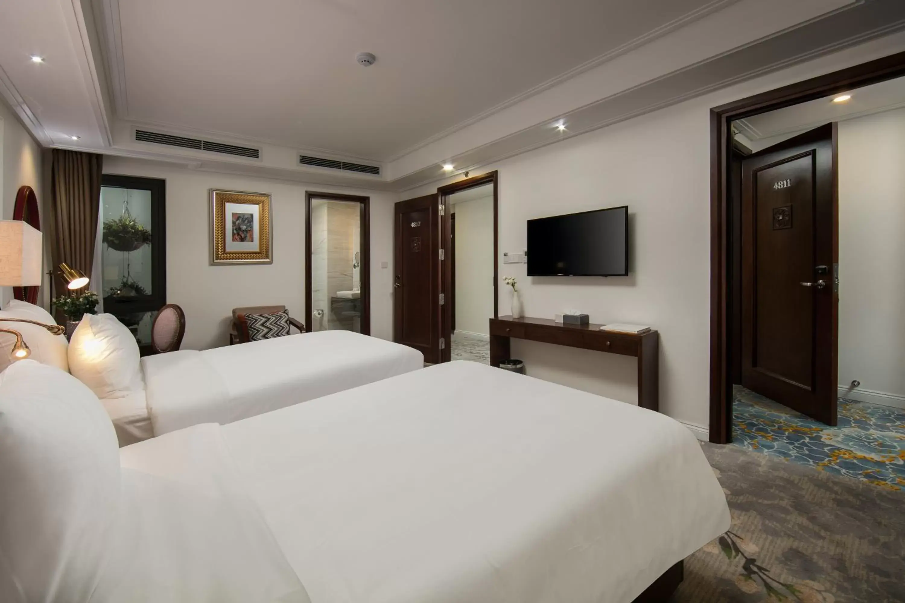 TV and multimedia, Bed in The Oriental Jade Hotel