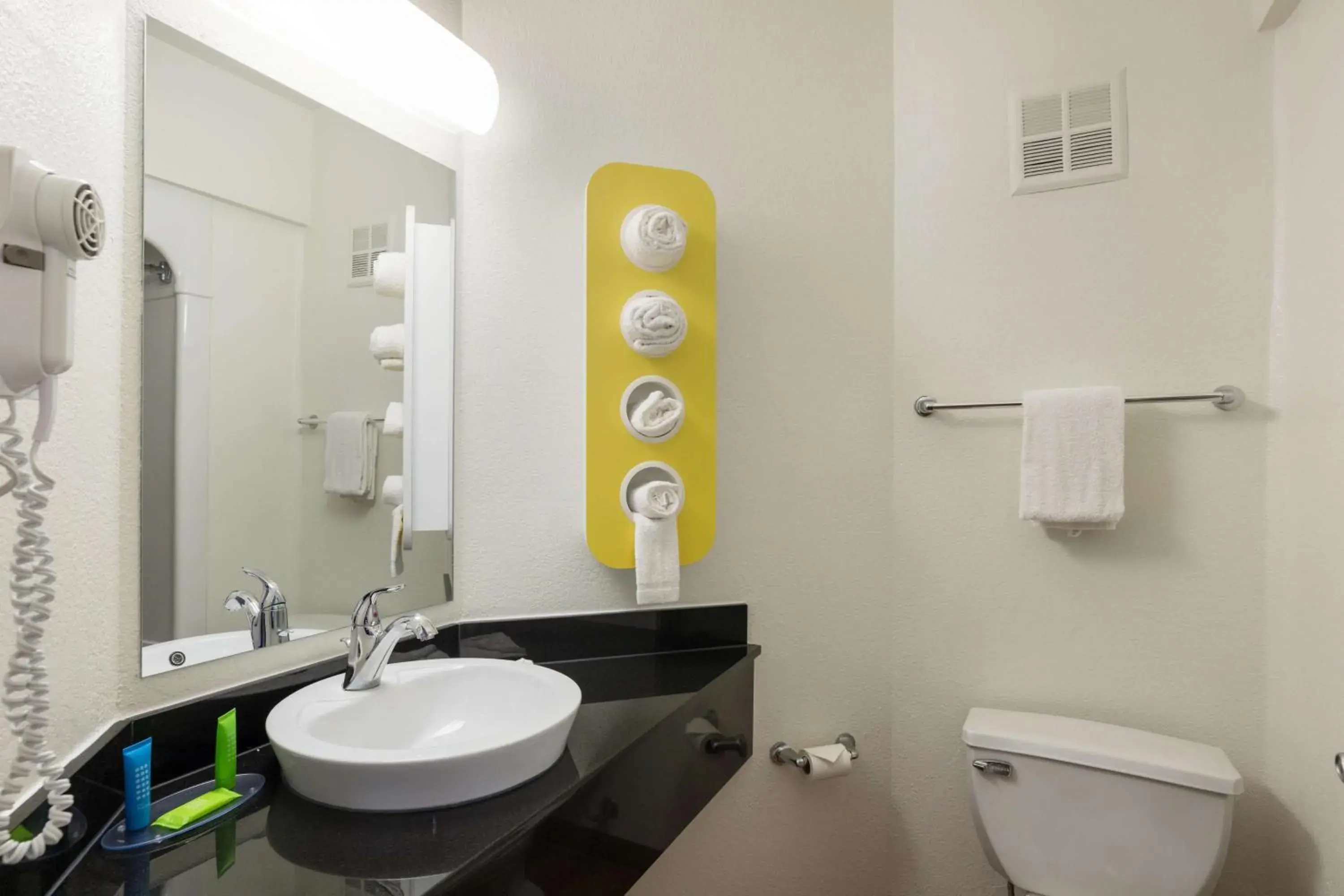Bathroom in Motel 6-Orlando, FL - International Dr