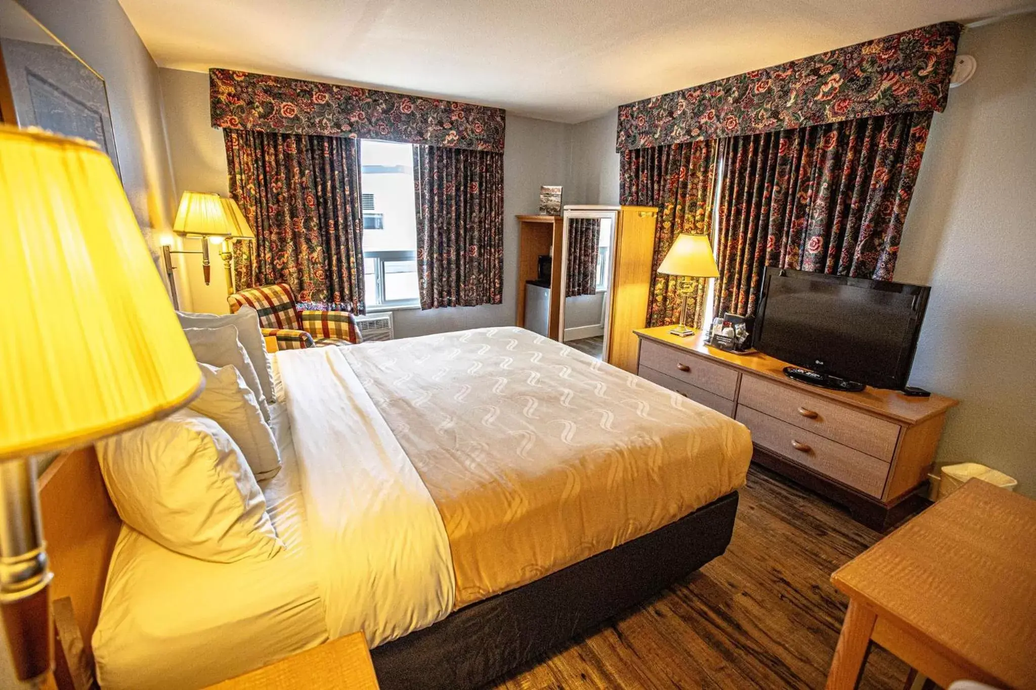 King Room - Ground Floor in Ocean Paradise Hotel & Resort King Room - Ground Floor in Ocean Paradise Hotel & Resort