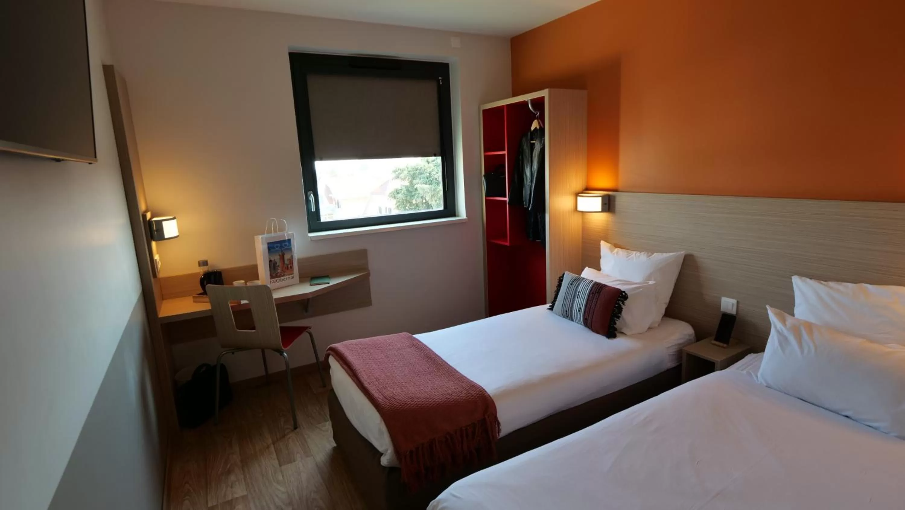 Photo of the whole room, Bed in Oneloft Hotel