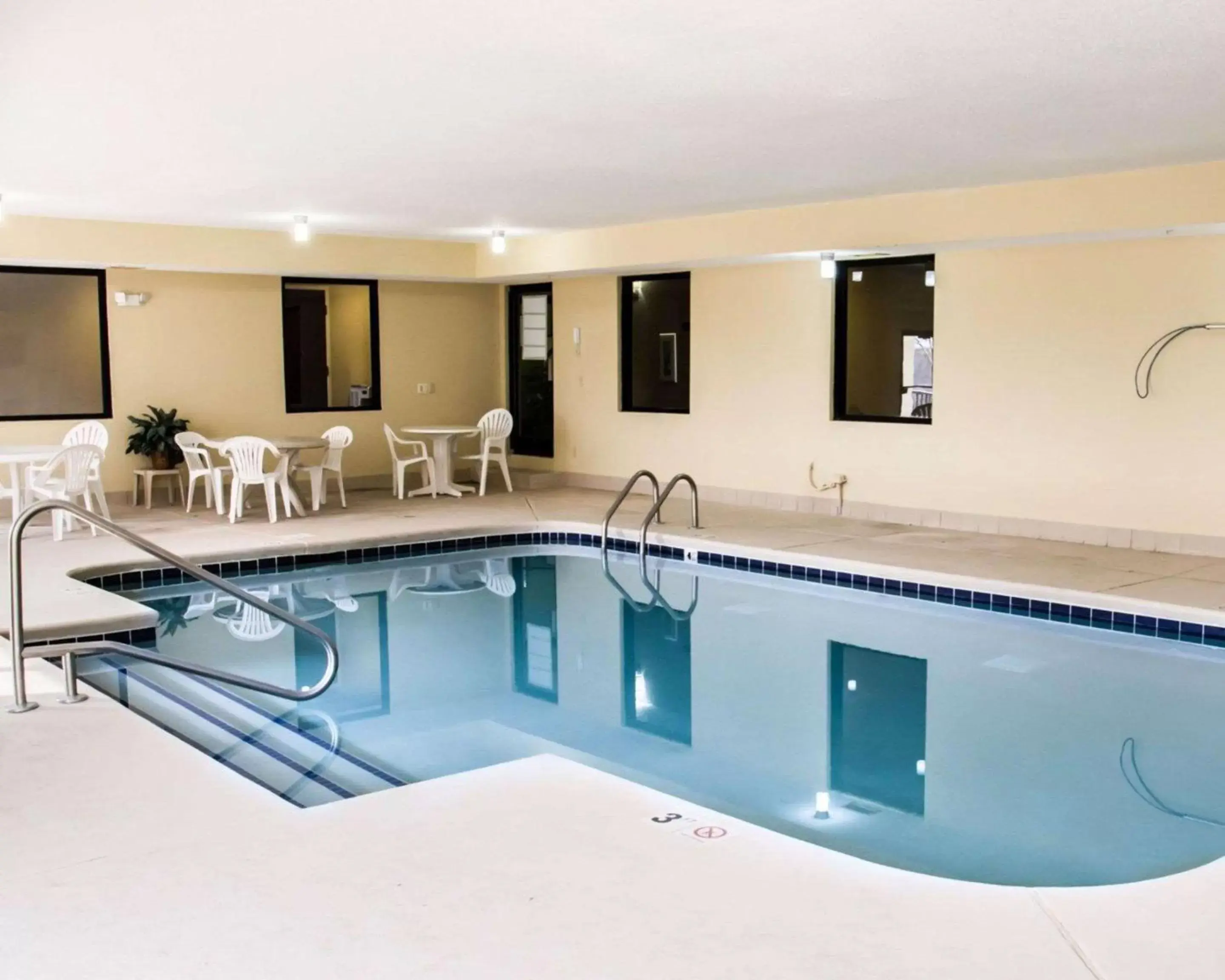 On site, Swimming Pool in Sleep Inn Concord / Kannapolis