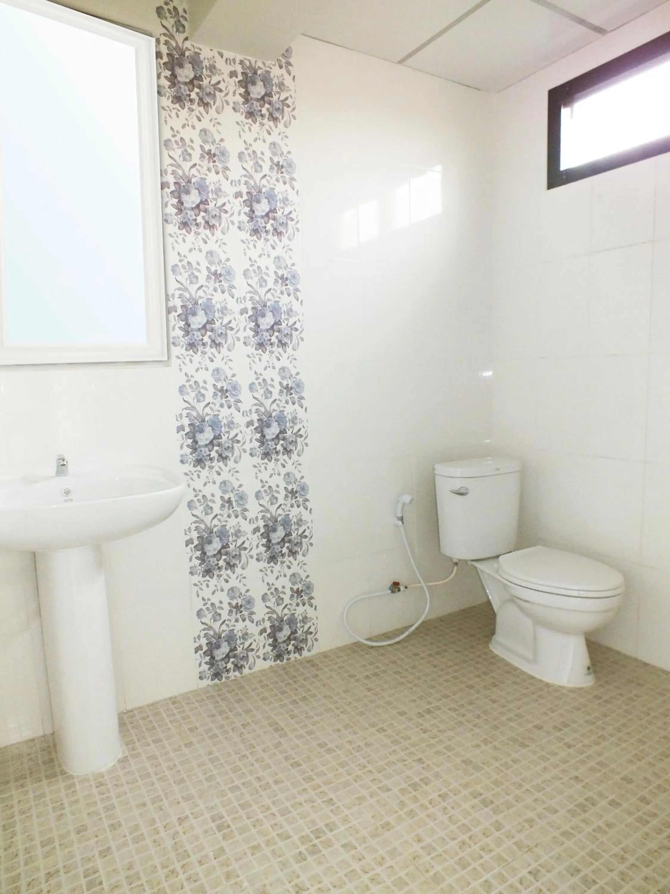 Bathroom in Vanlisut Hotel Ngamwongwan