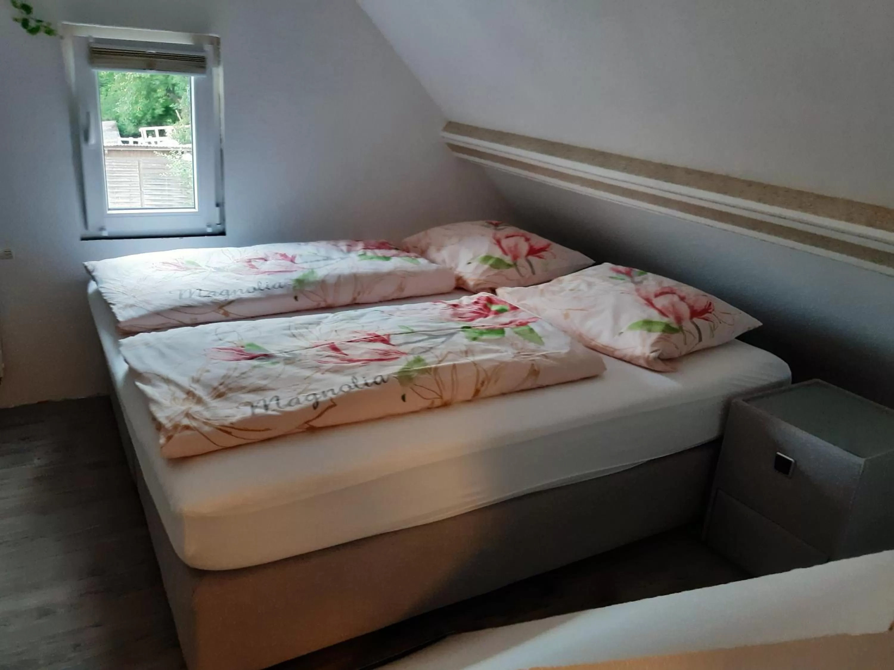 Bedroom, Bed in Gästehaus - Café Frank