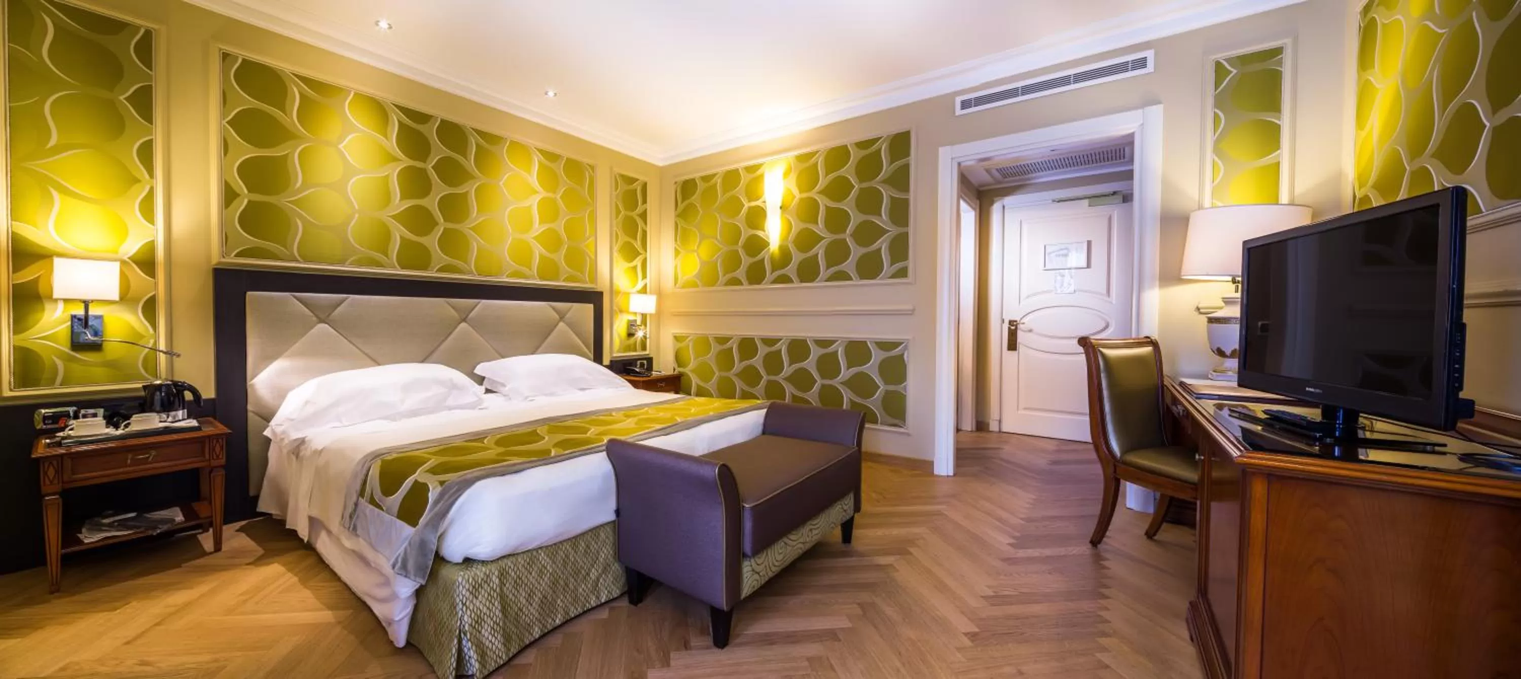 Bedroom, Bed in Grand Visconti Palace