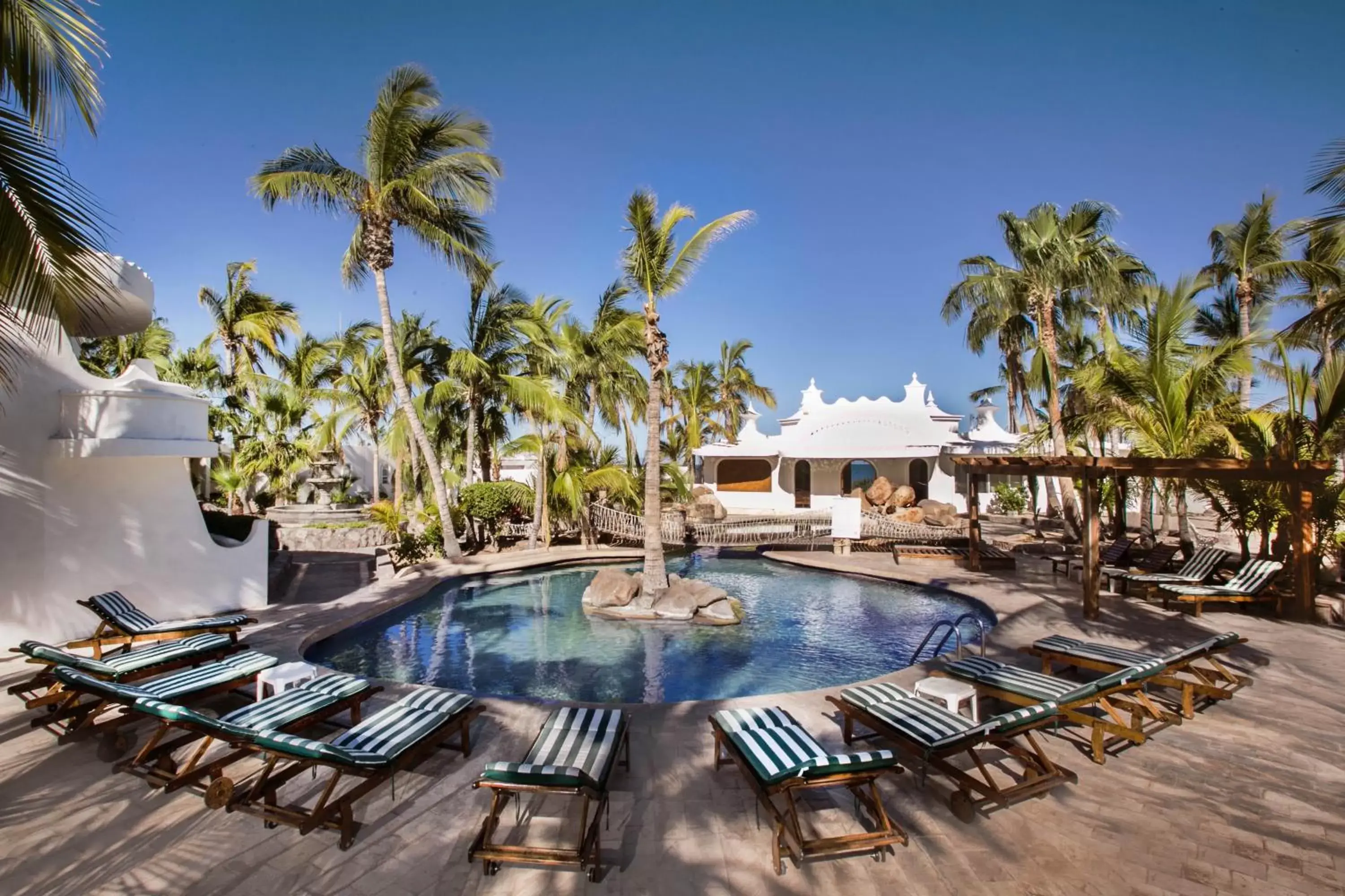 Swimming Pool in Hotel & Suites El Moro