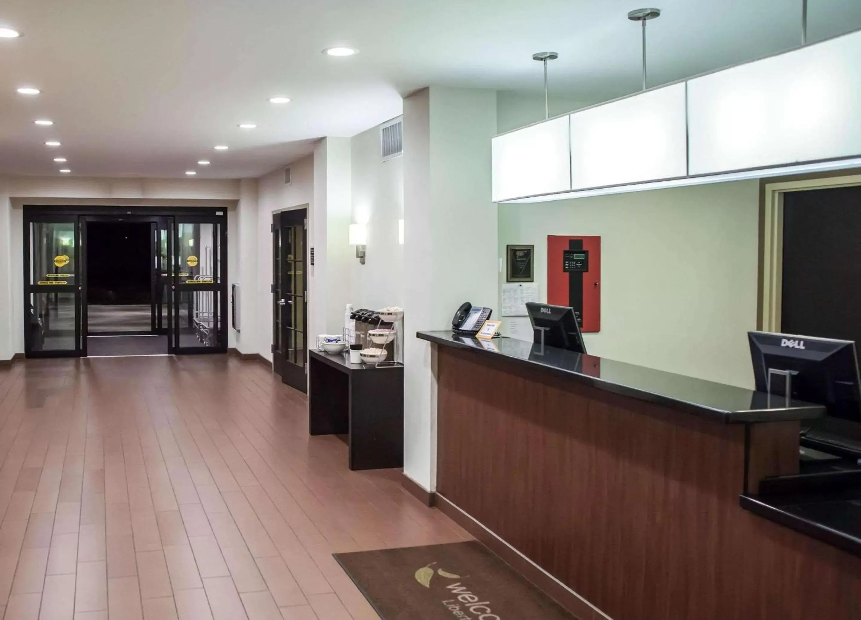 Lobby or reception, Lobby/Reception in Sleep Inn & Suites Indoor Waterpark