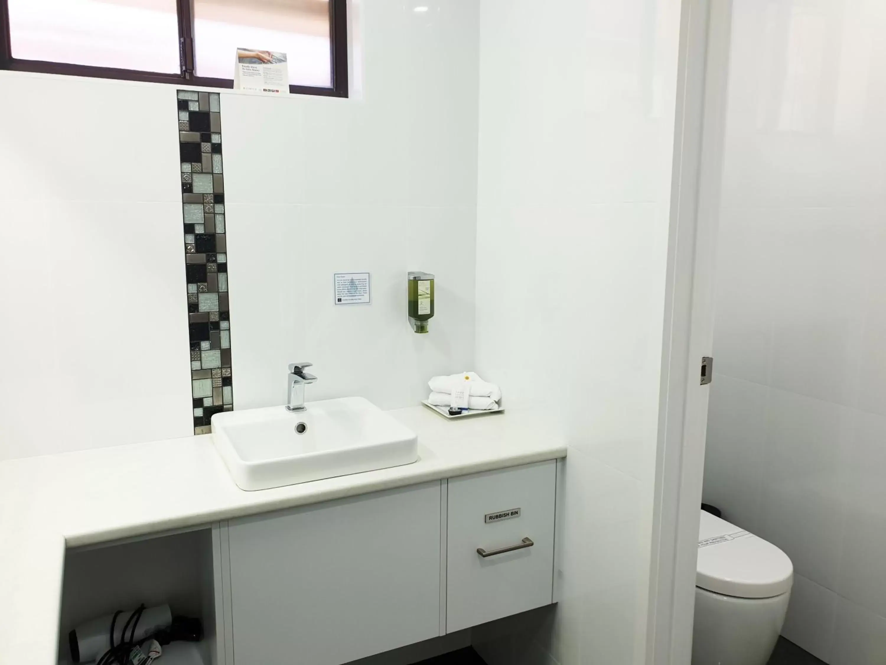 Toilet, Bathroom in Comfort Inn May Park