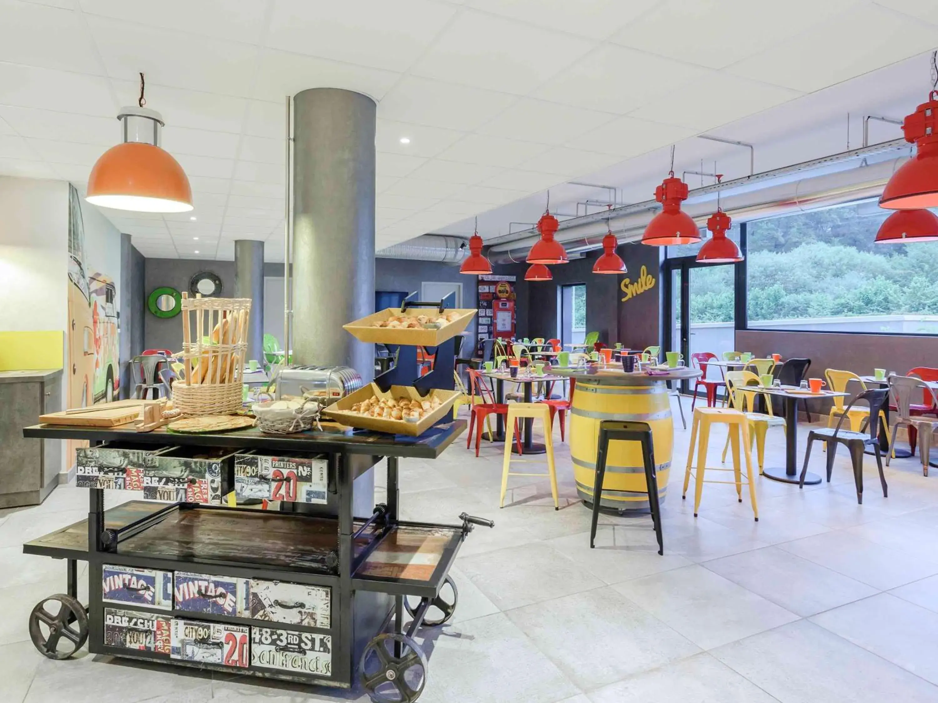 Restaurant/Places to Eat in Ibis Styles Vierzon