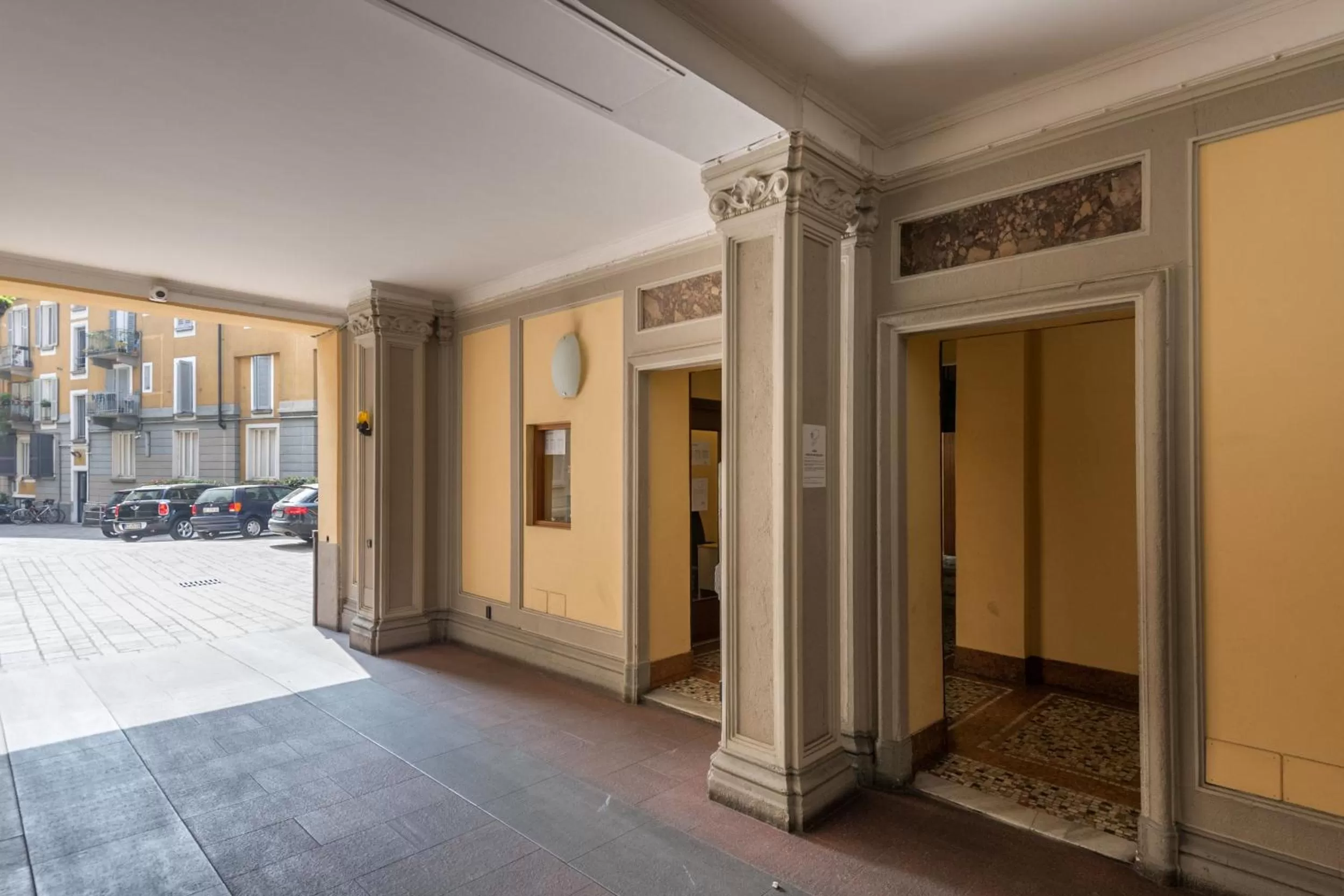 Facade/entrance in Moscova Luxury B&B