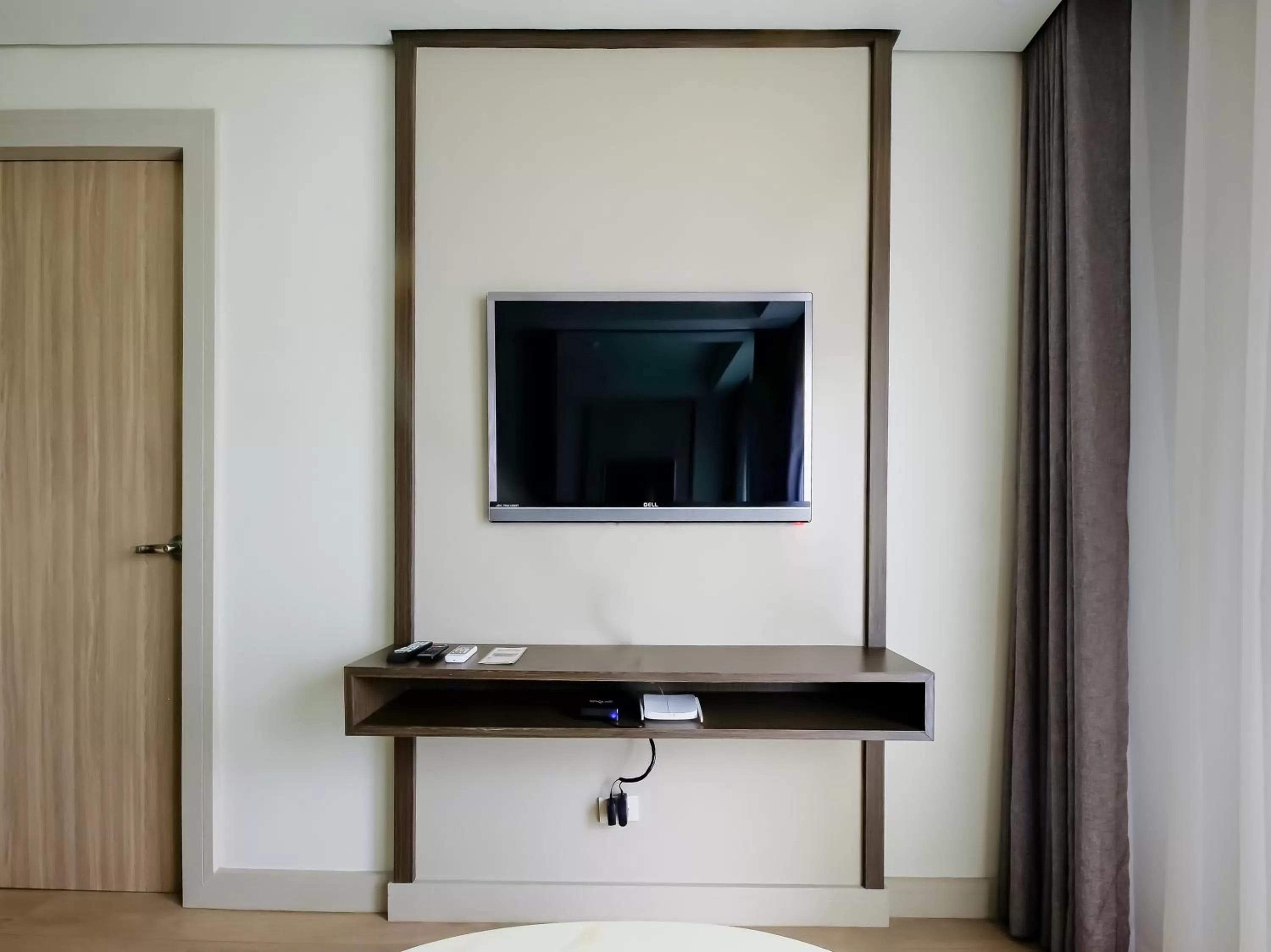 TV and multimedia, TV/Entertainment Center in Capital O 804 The Residences at Bonifacio Civic Center