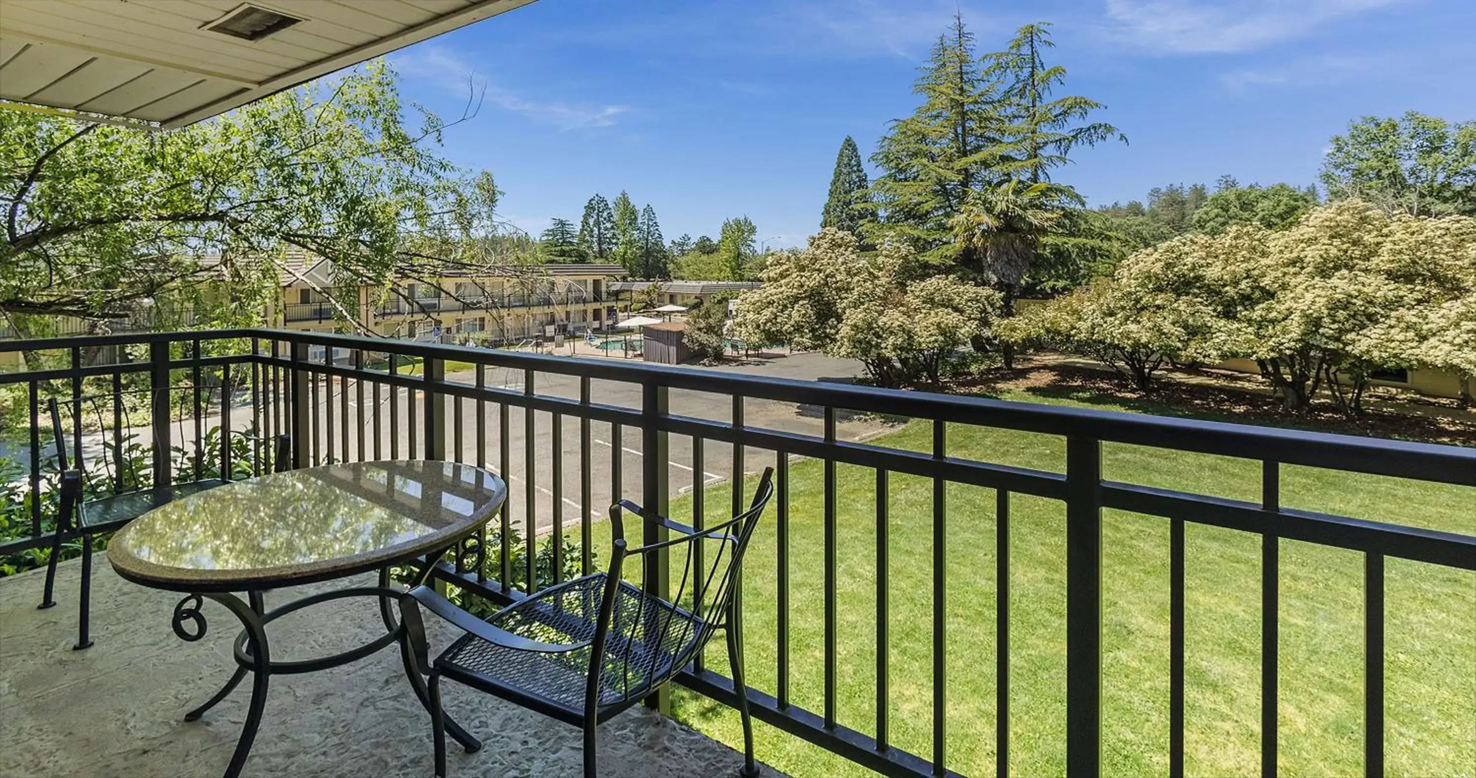 View (from property/room), Balcony/Terrace in Best Western Gold Country Inn