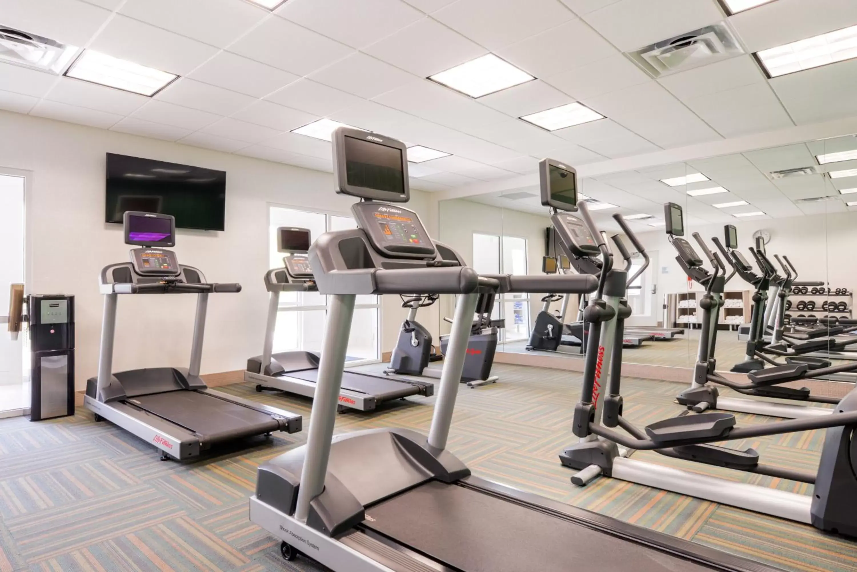Spa and wellness centre/facilities, Fitness Center/Facilities in Holiday Inn Express & Suites Salem, an IHG Hotel