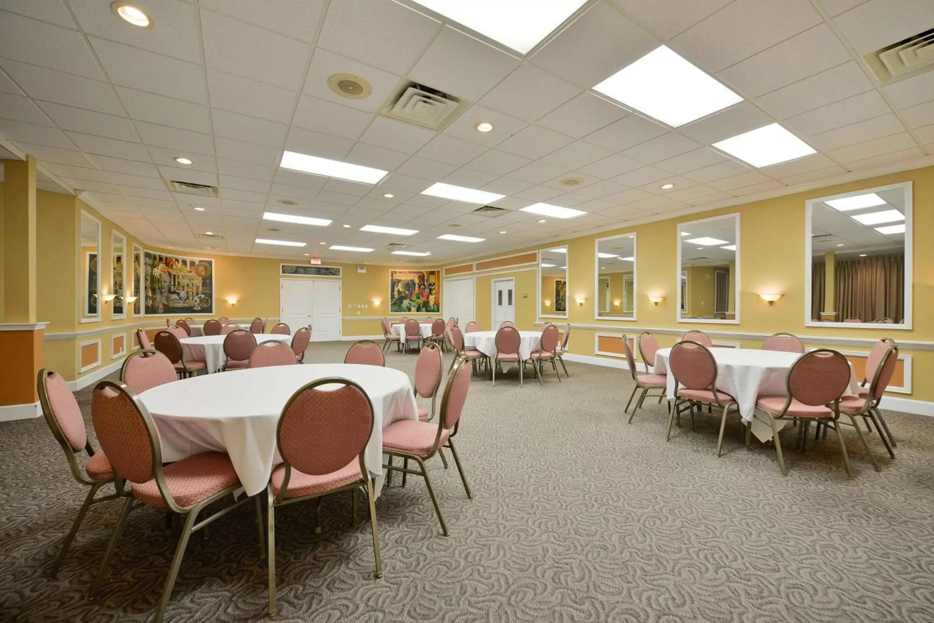 On site, Restaurant/Places to Eat in Best Western Green Bay Inn and Conference Center