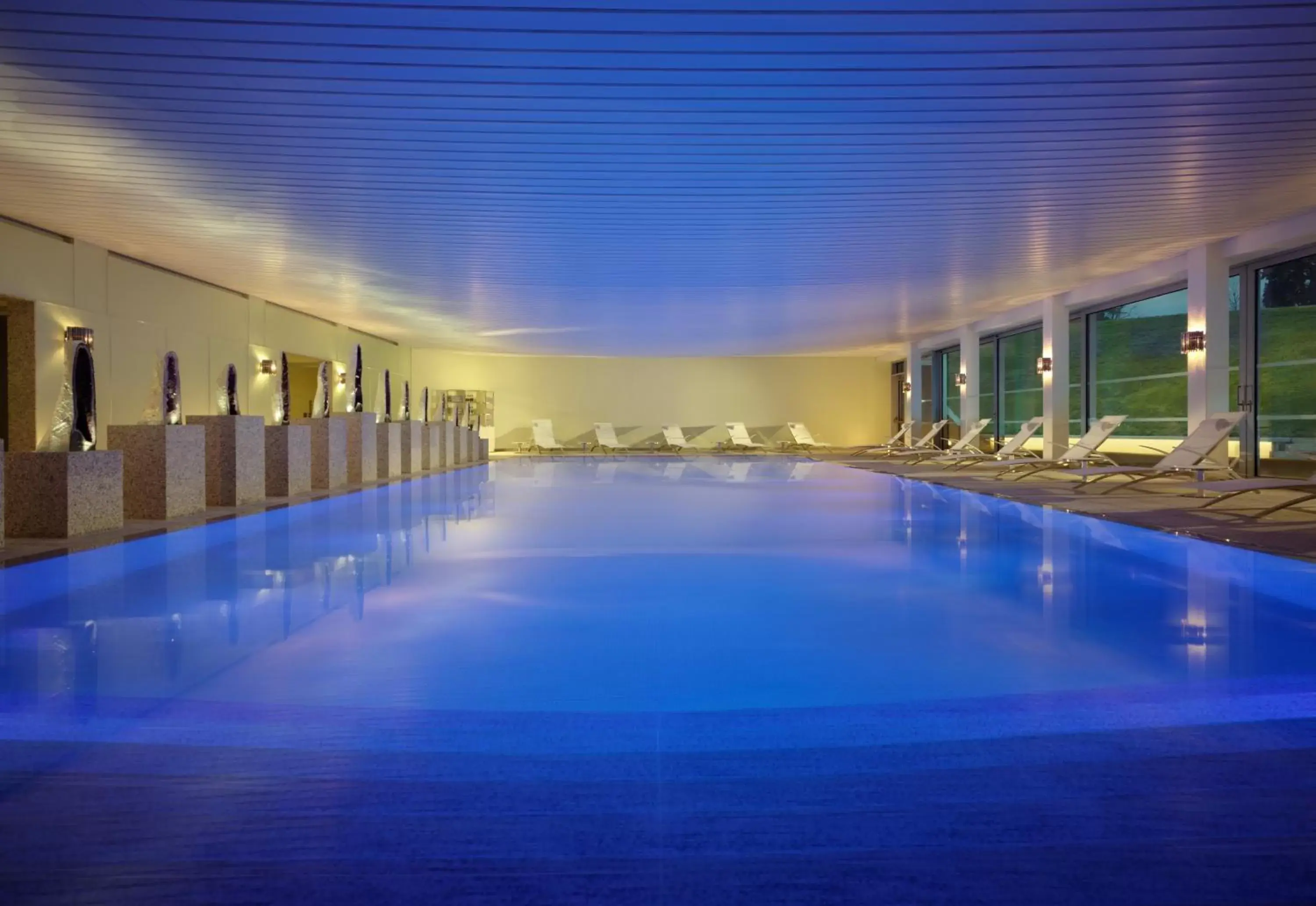 Spa and wellness centre/facilities, Swimming Pool in Coworth Park - Dorchester Collection