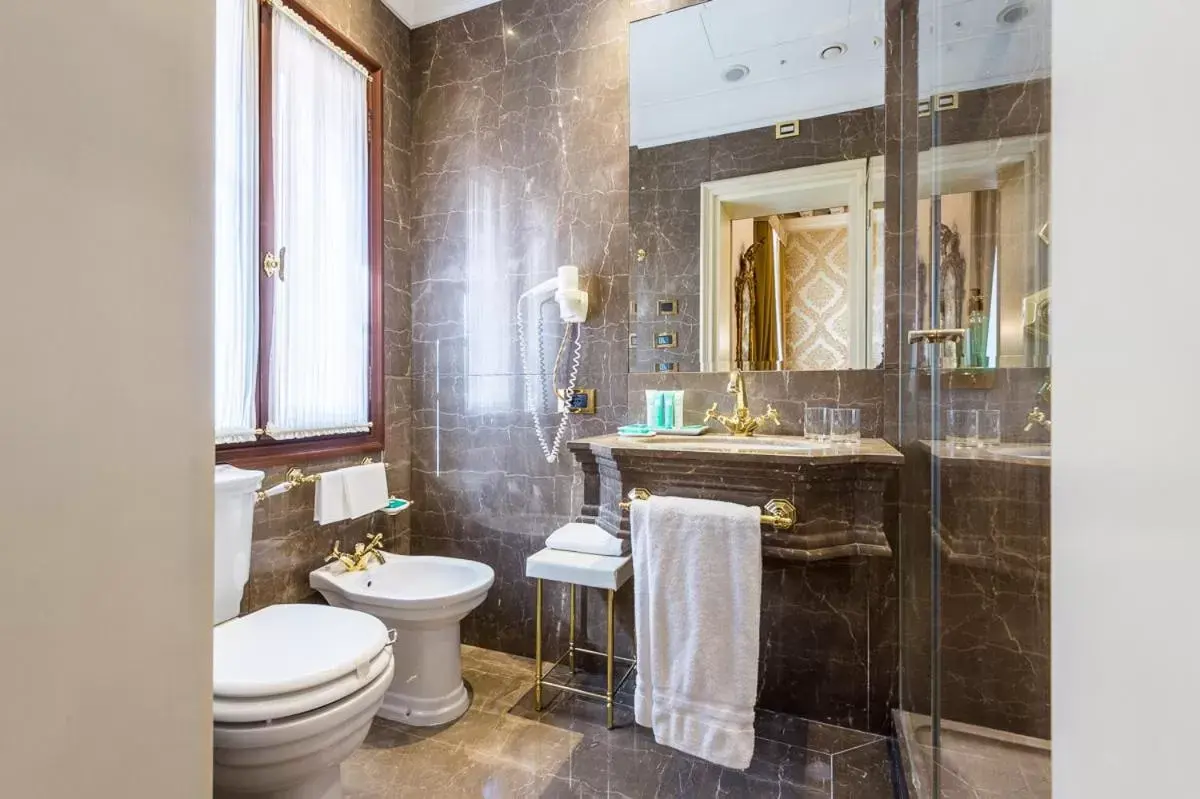 Bathroom in Hotel Ai Reali - Small Luxury Hotels of the World