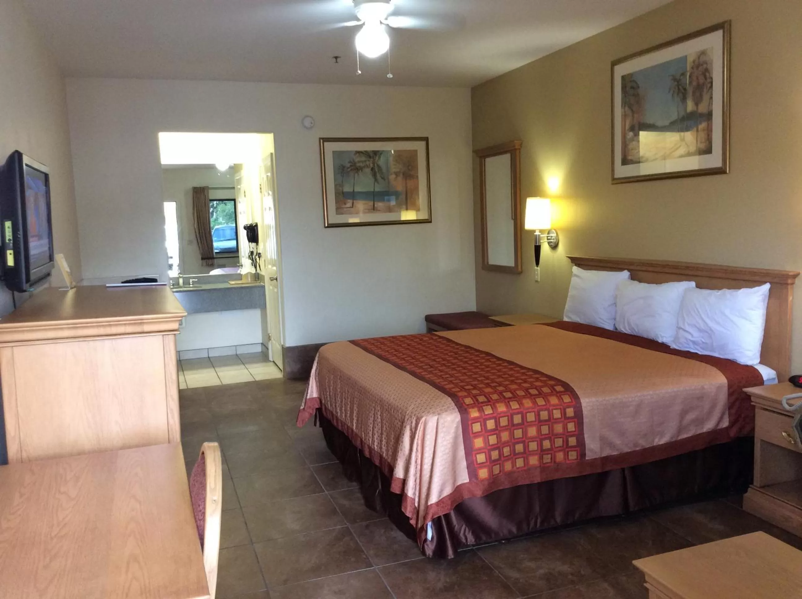 Bed in Texas Inn - Welasco/Mercedes