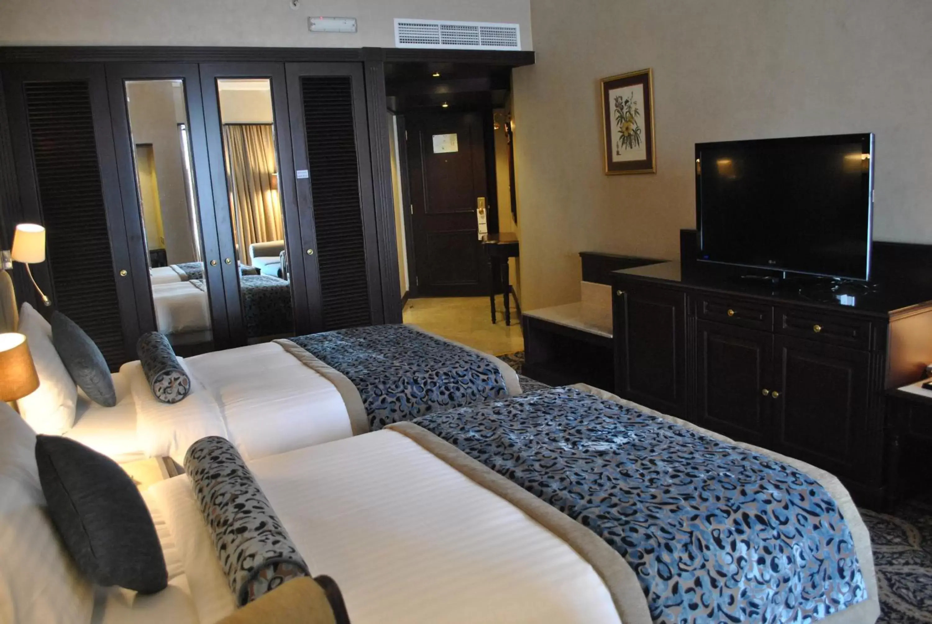 Bedroom, Bed in Chelsea Plaza Hotel