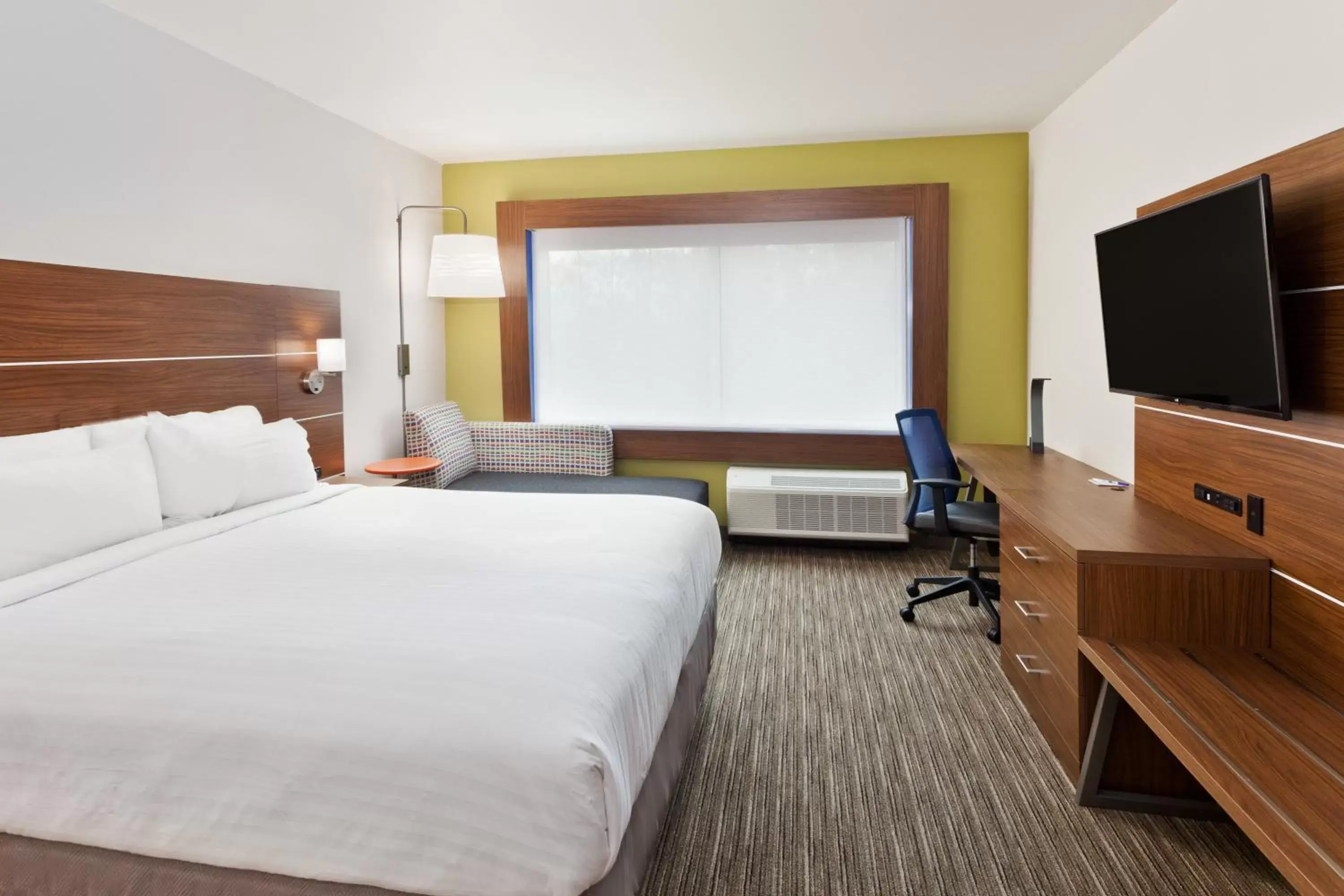 Photo of the whole room, TV/Entertainment Center in Holiday Inn Express & Suites - Cartersville, an IHG Hotel