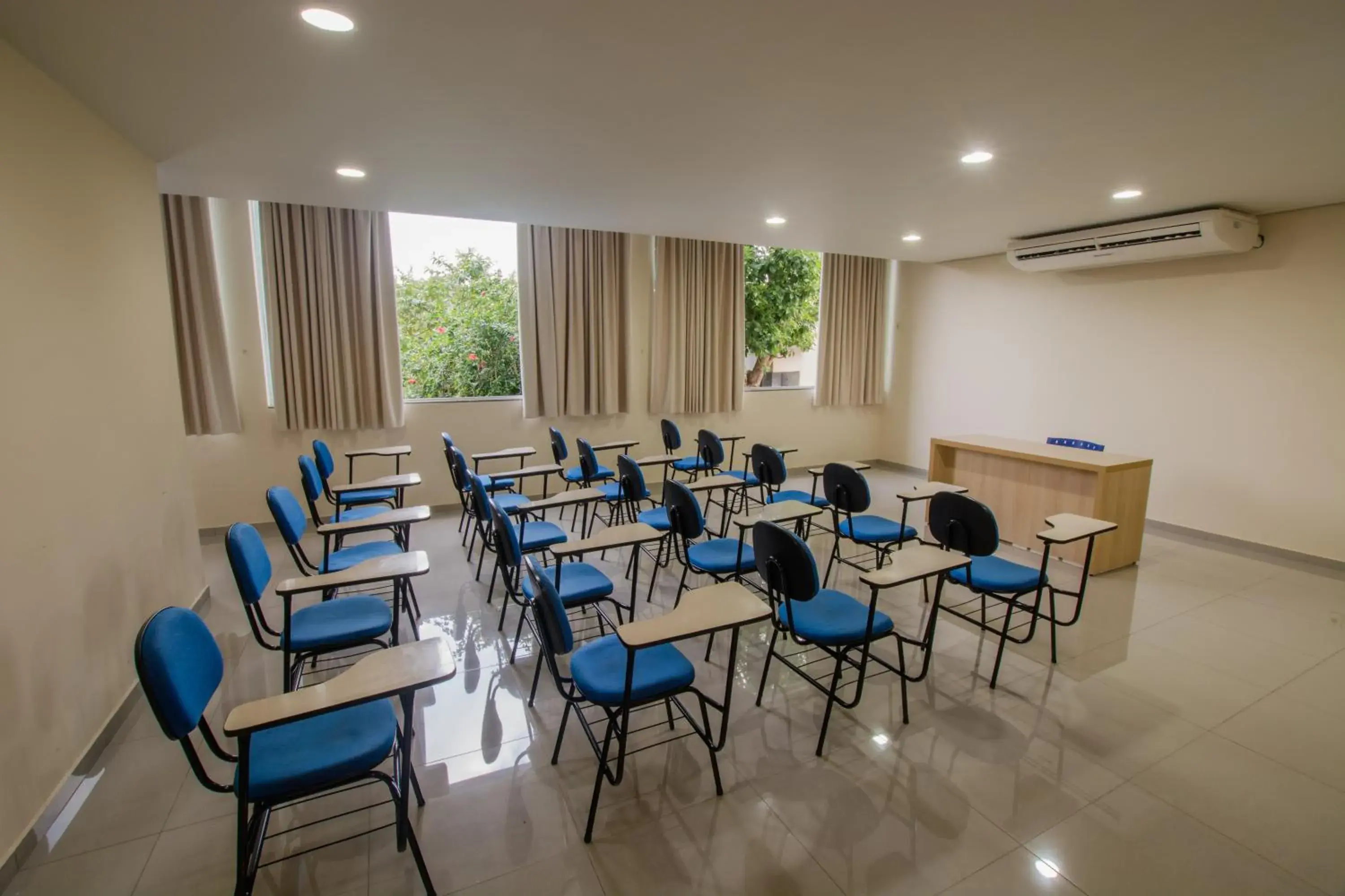 Business facilities, Business Area/Conference Room in San Juan Tour