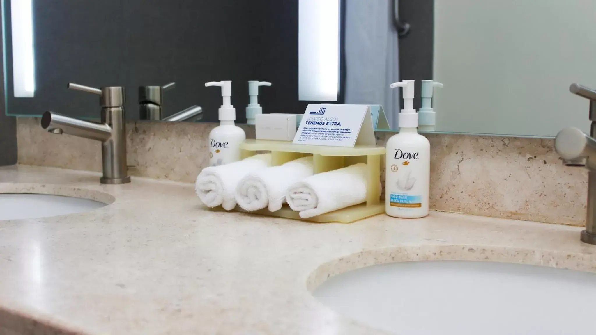 Photo of the whole room, Bathroom in Holiday Inn Express Culiacan, an IHG Hotel