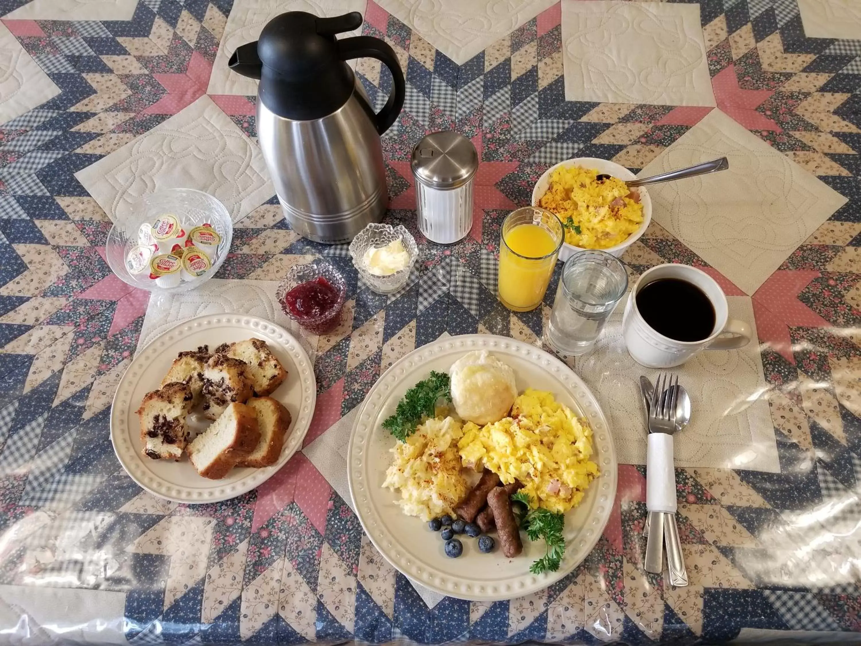 American breakfast in Alaska's Lake Lucille Bed & Breakfast