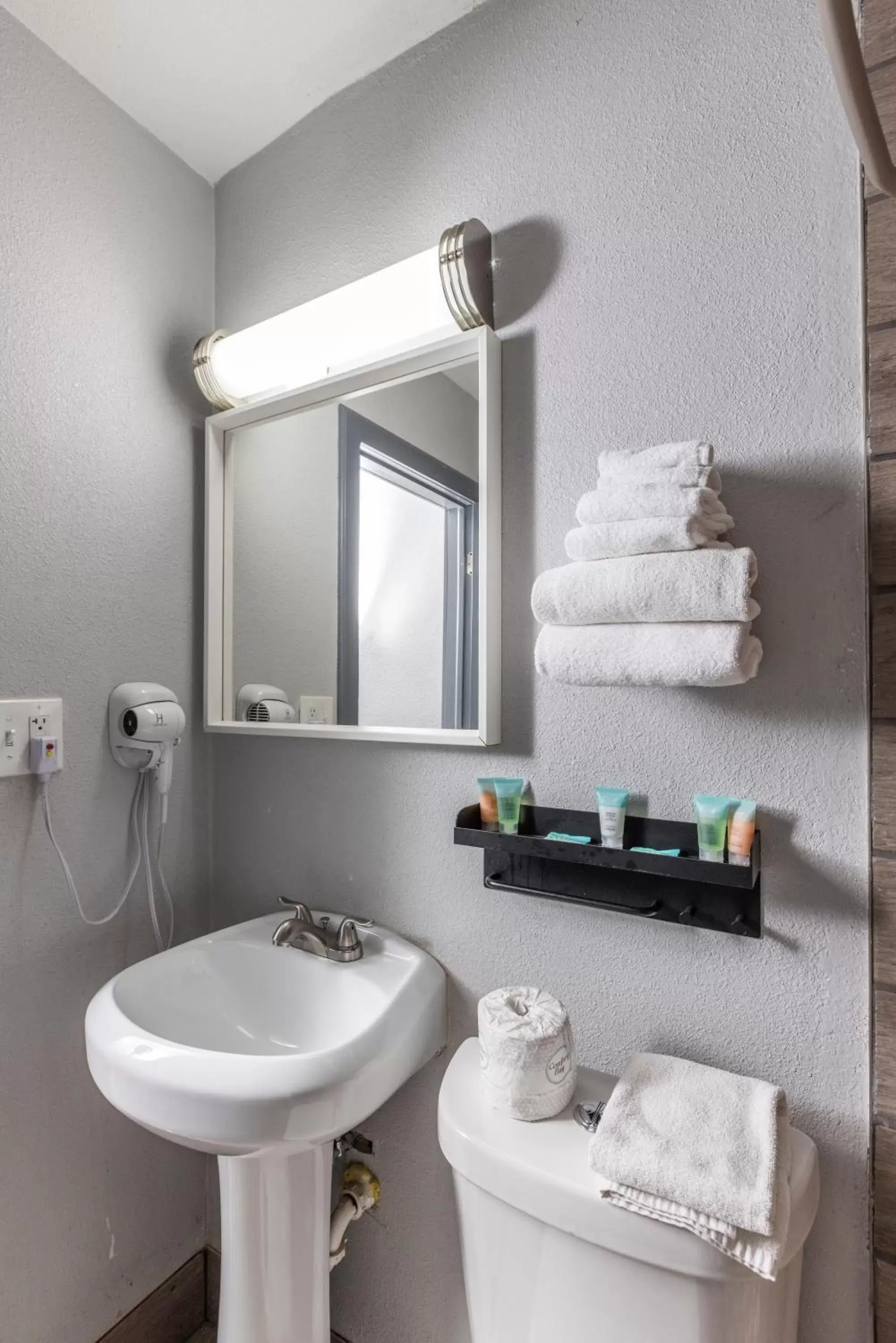 Toilet, Bathroom in Butler Inn