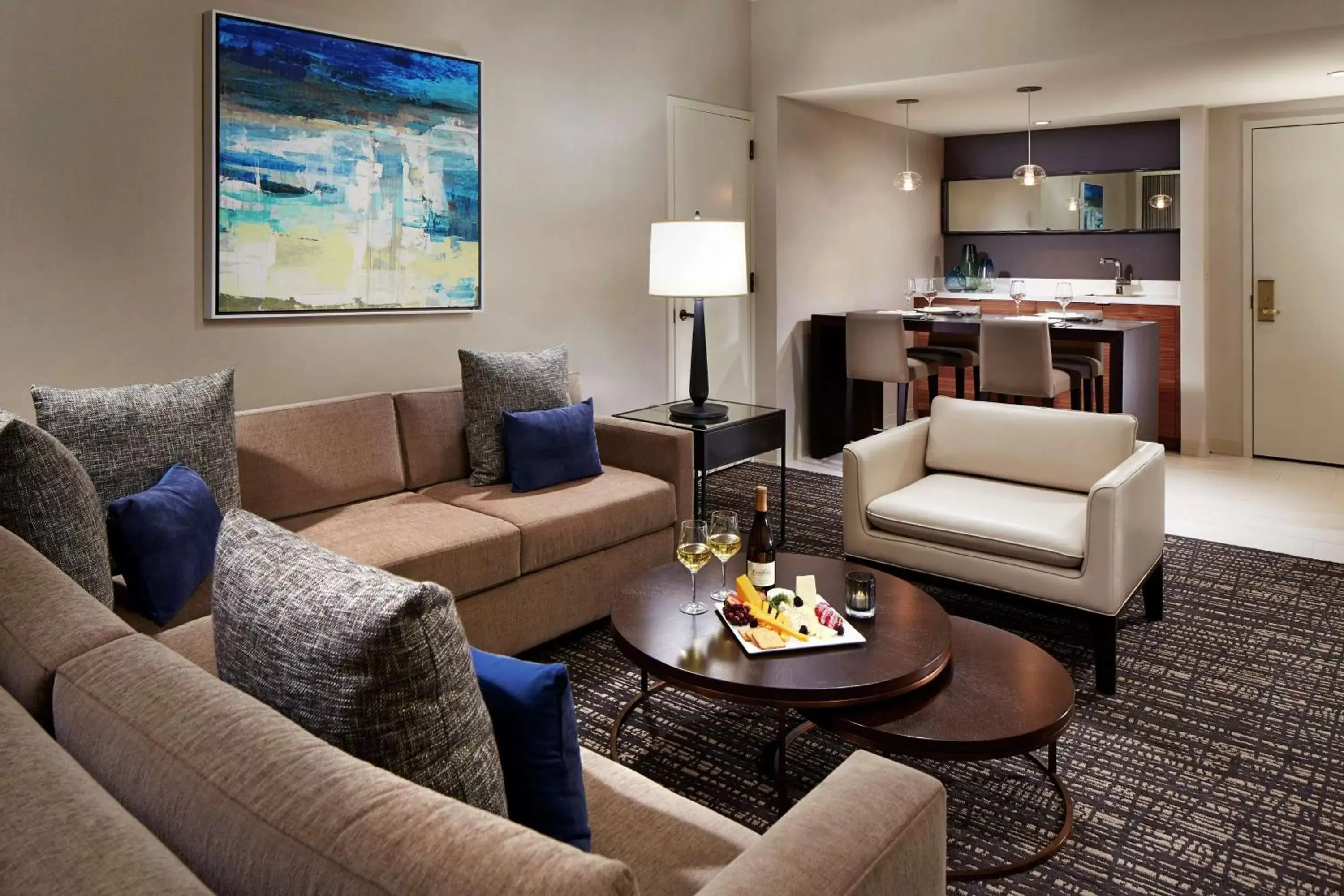 Living room, Seating Area in Hilton San Diego Mission Valley