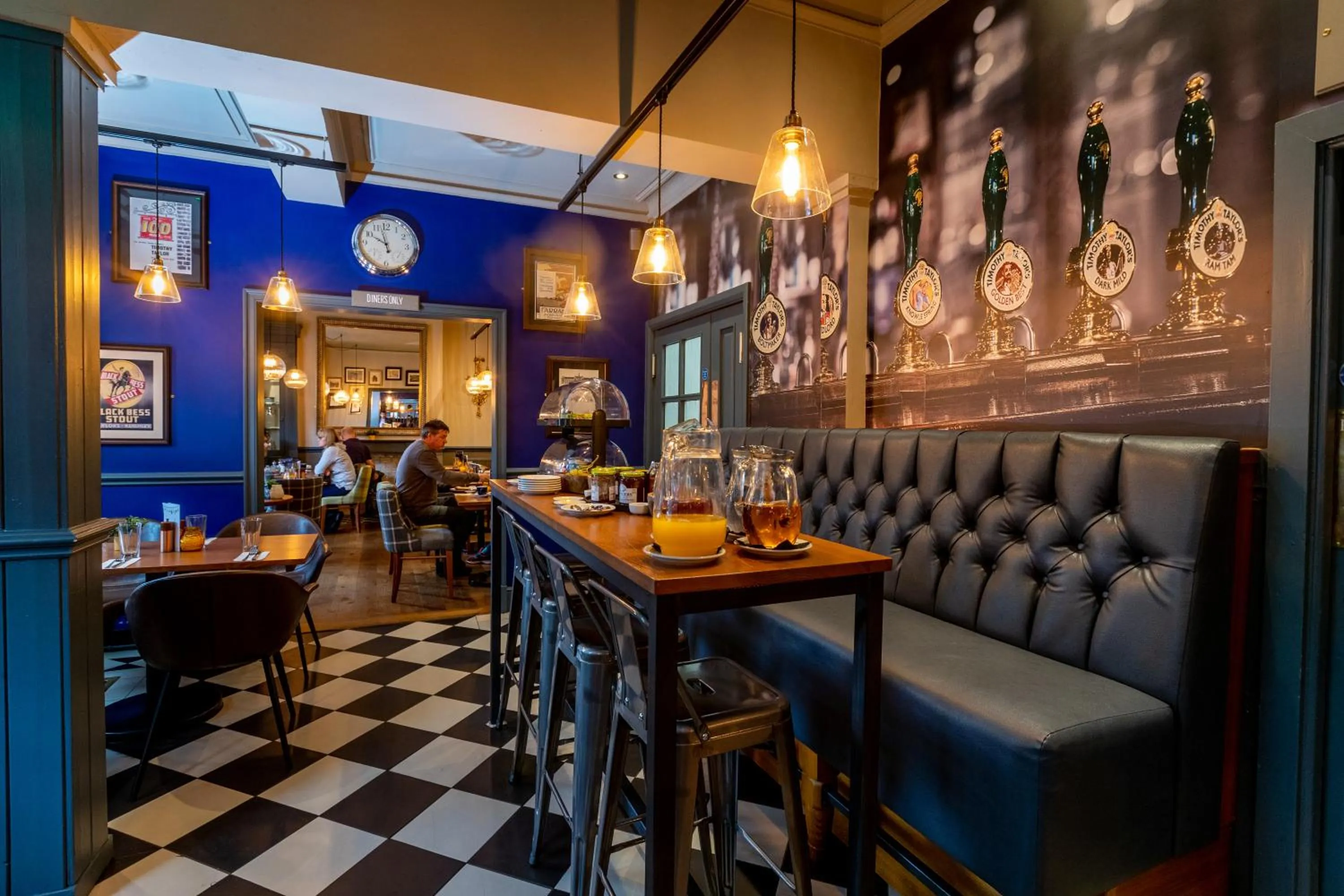 Restaurant/places to eat in The Inn at Cheltenham Parade