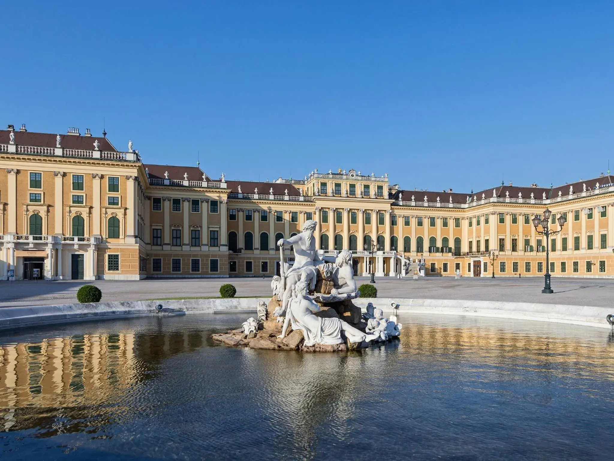 Property building in Schloß Schönbrunn Grand Suite