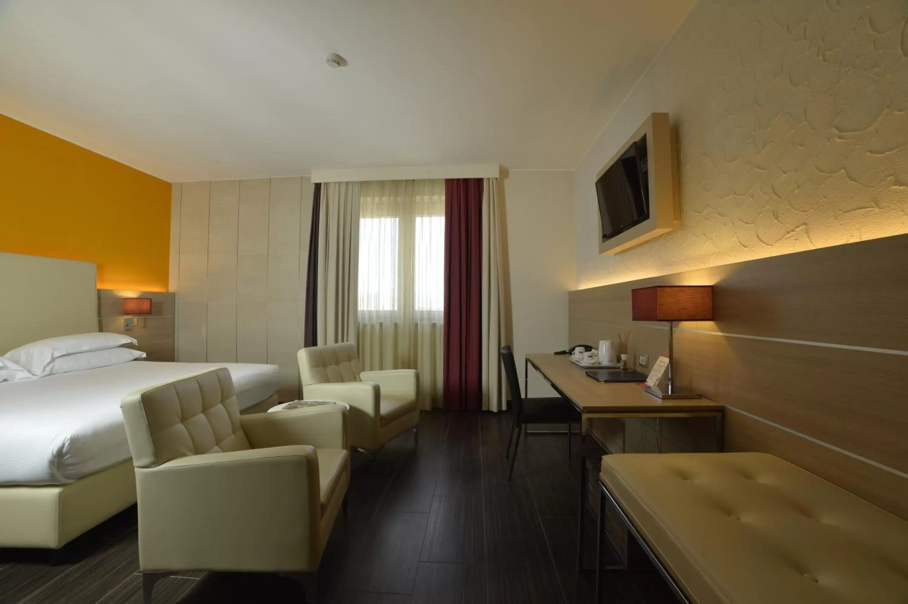 Bedroom, Seating Area in Best Western Plus Soave Hotel