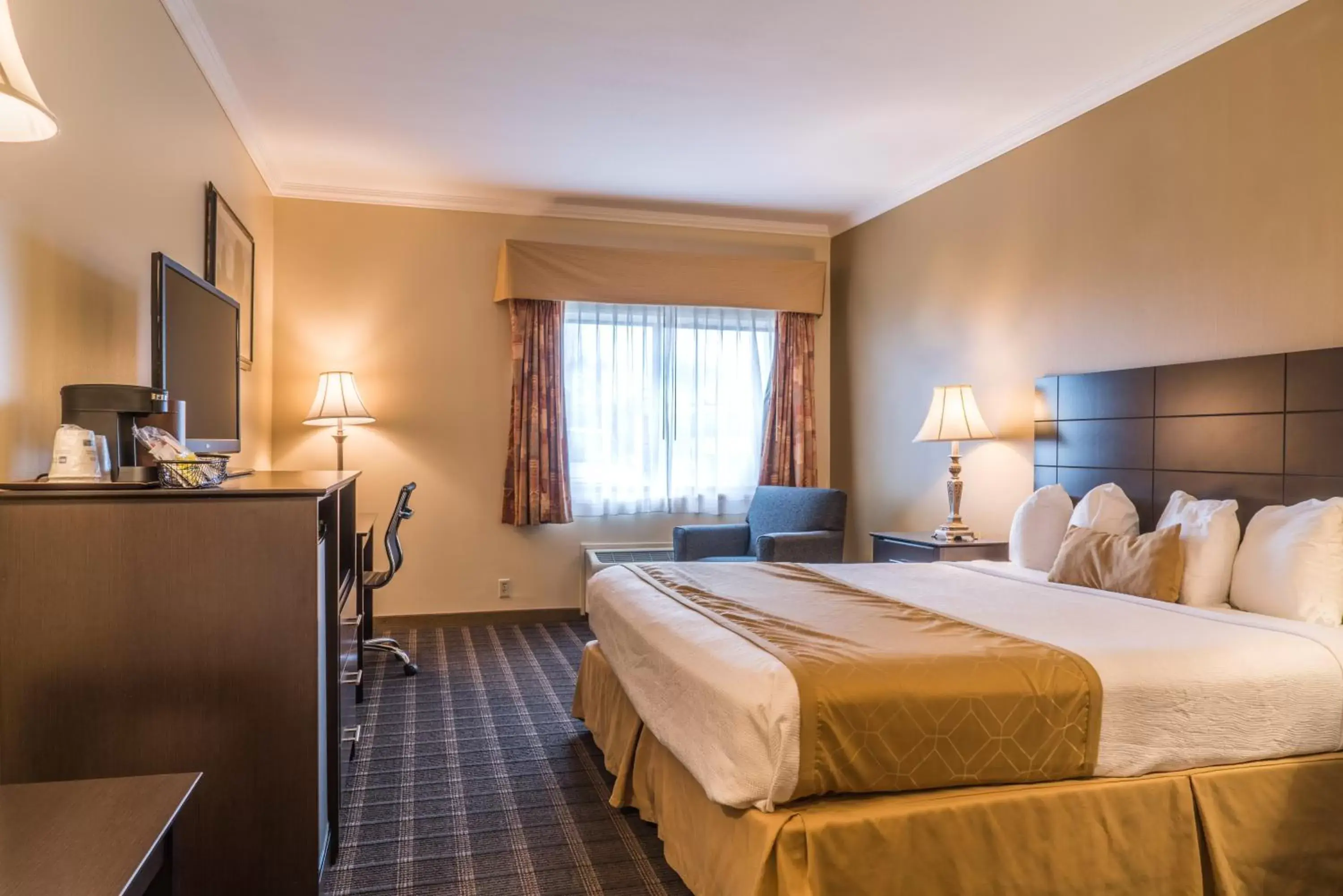 Bedroom, Bed in Best Western Inn & Suites