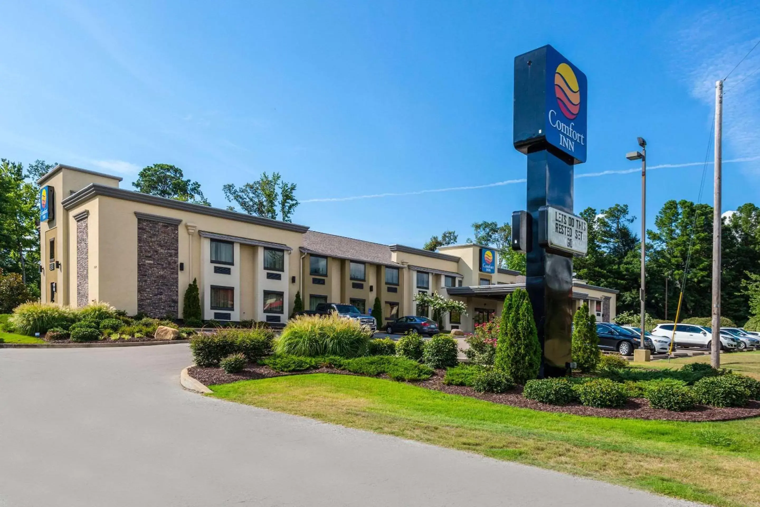 Property Building in Comfort Inn Tupelo