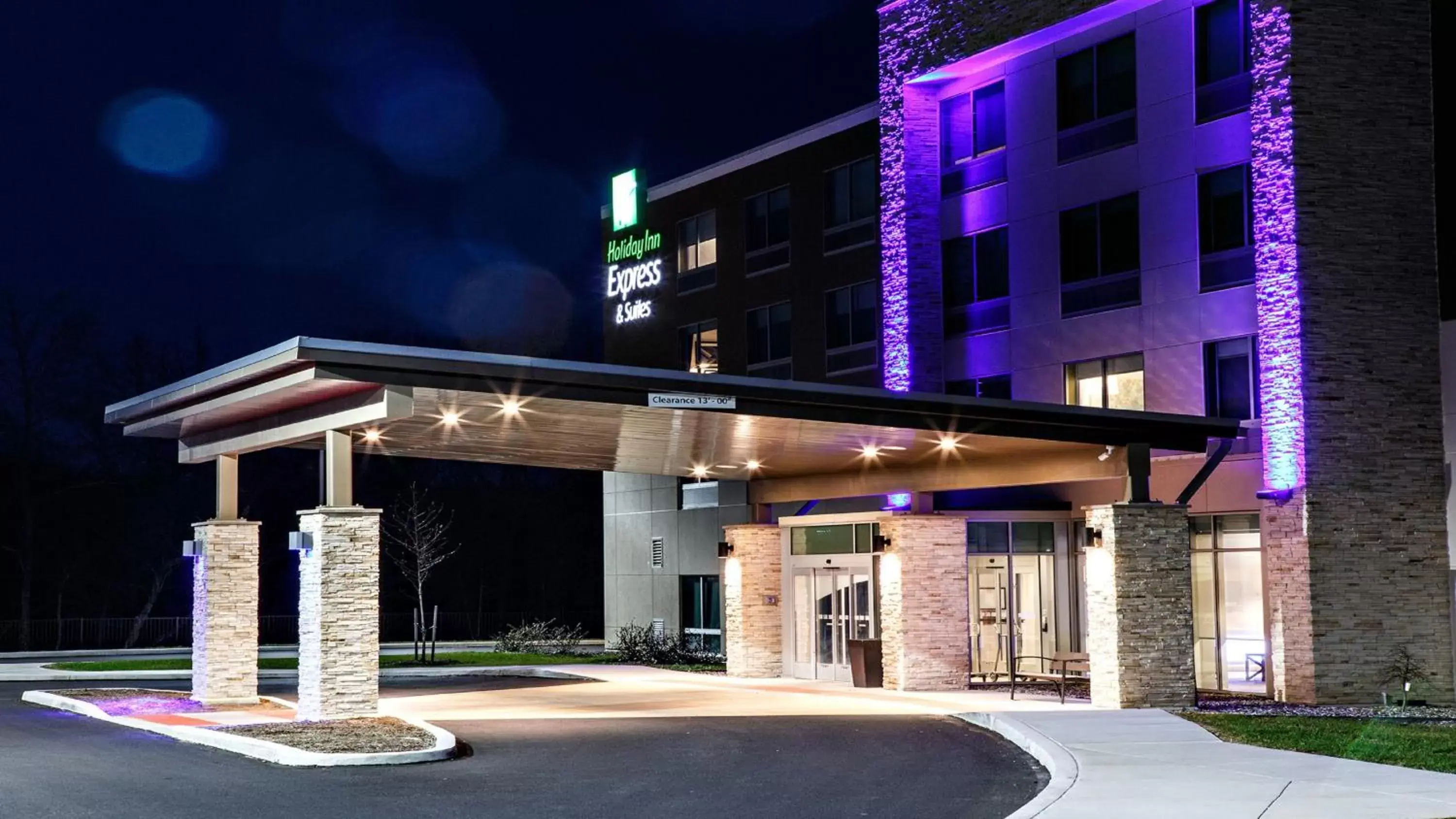 Property Building in Holiday Inn Express & Suites - Gettysburg, an IHG Hotel