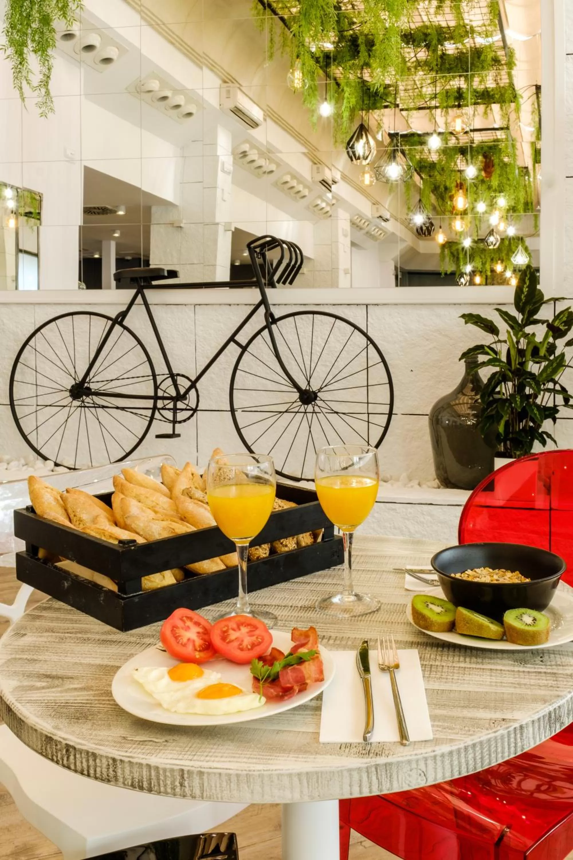 Food and drinks in Clement Barajas