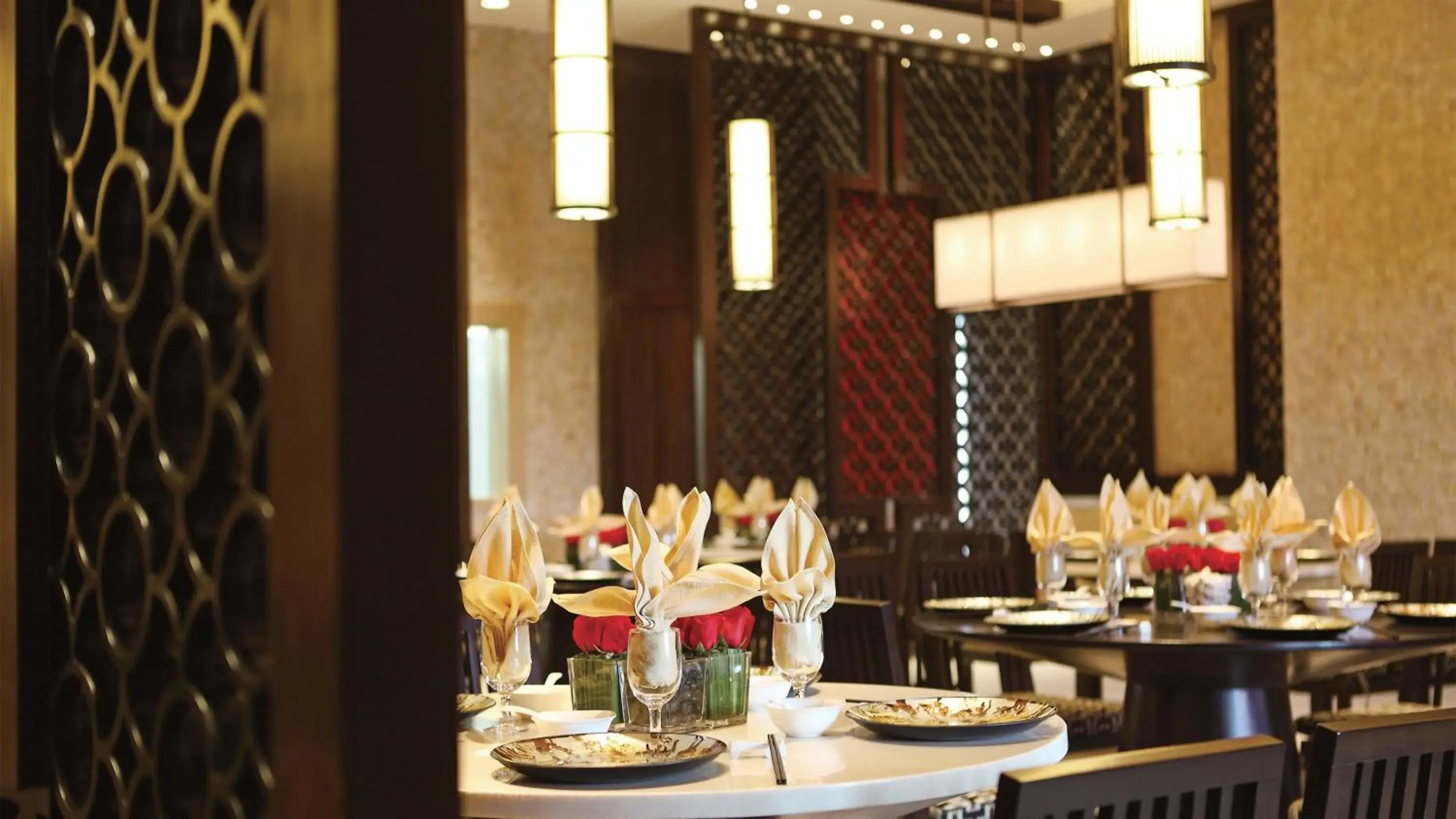 Restaurant/Places to Eat in Crowne Plaza Zhongshan Wing On City, an IHG Hotel