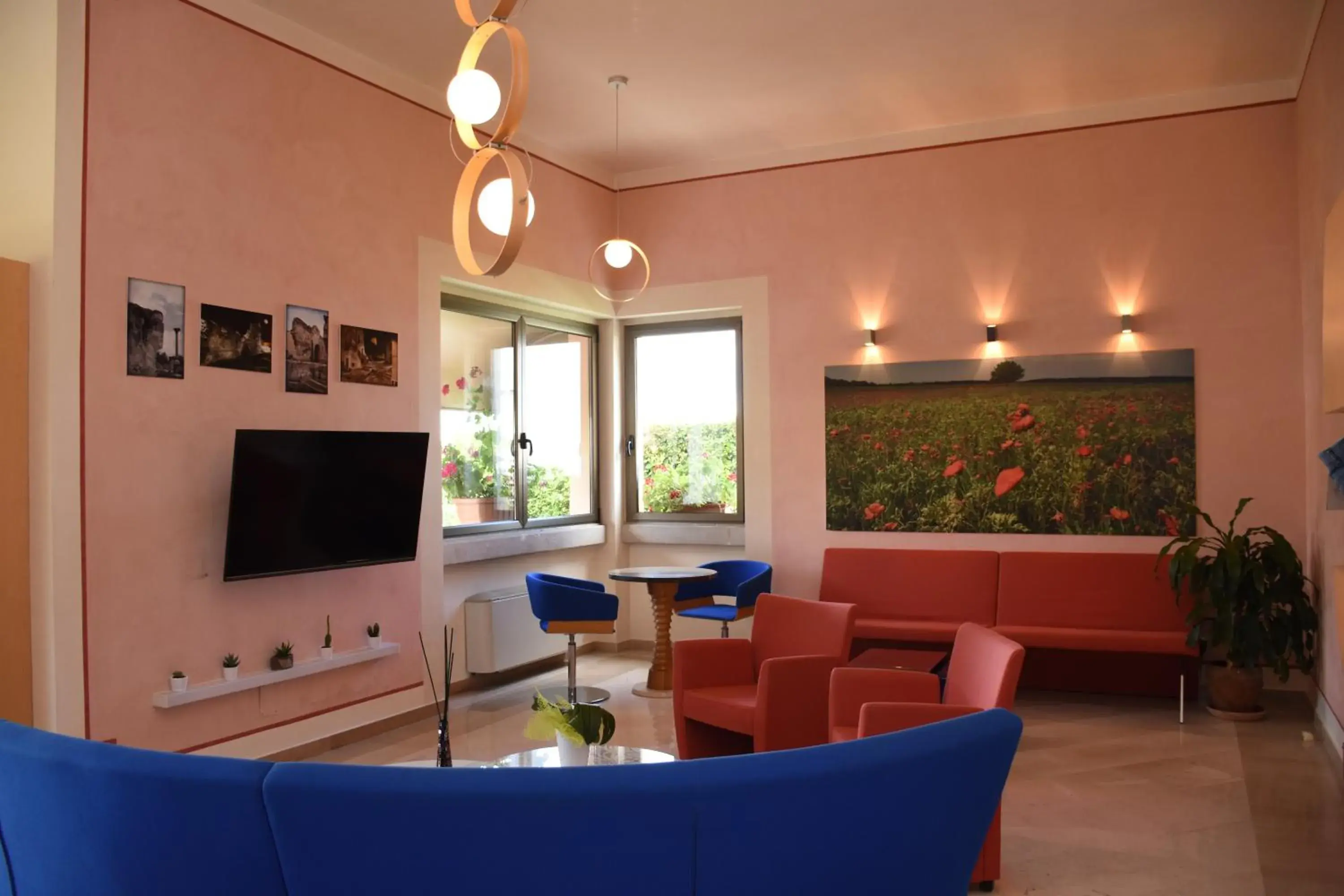 Communal lounge/ TV room, Lounge/Bar in Hotel d'Altavilla