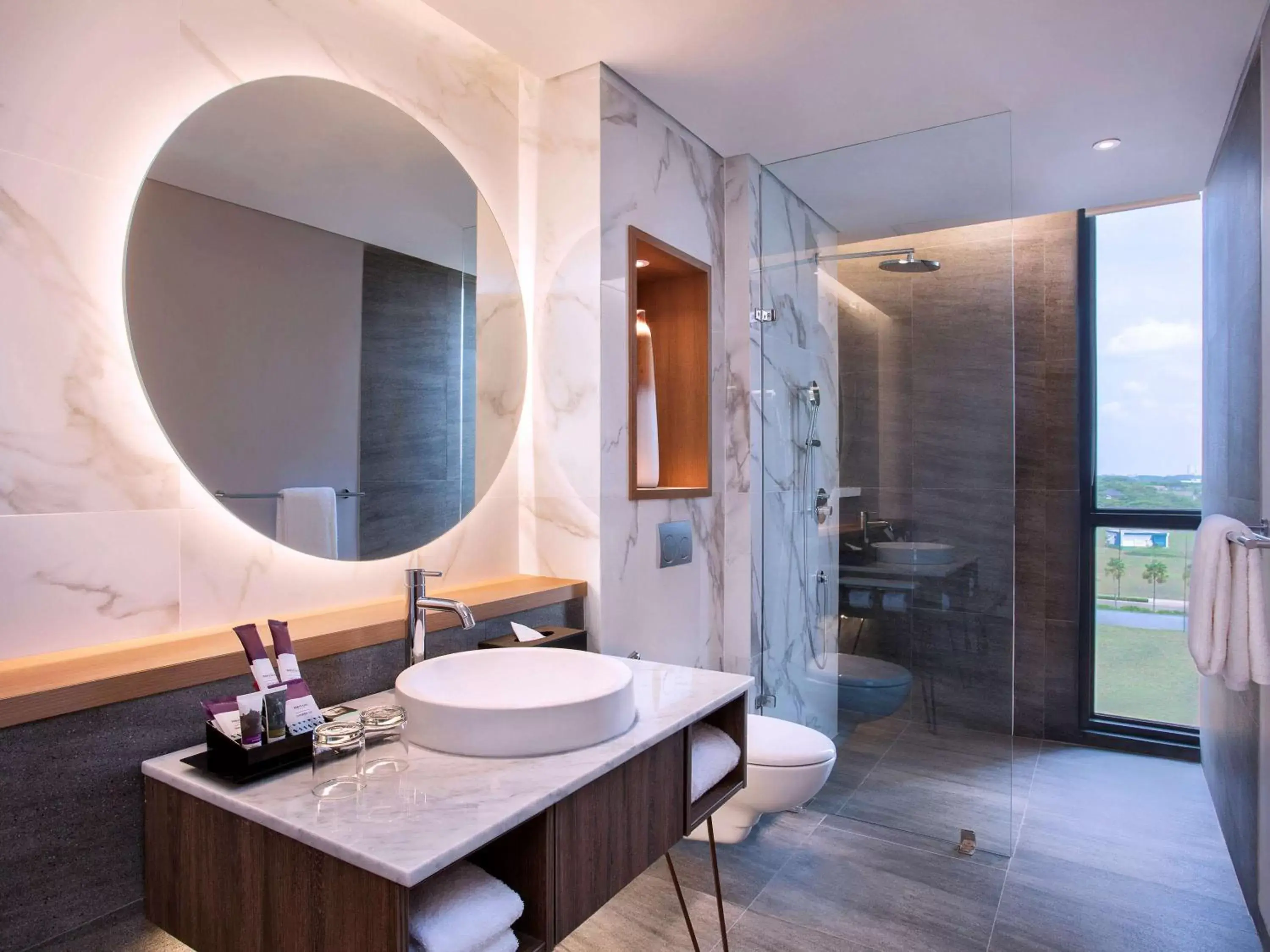 Photo of the whole room, Bathroom in Mercure Tangerang BSD City