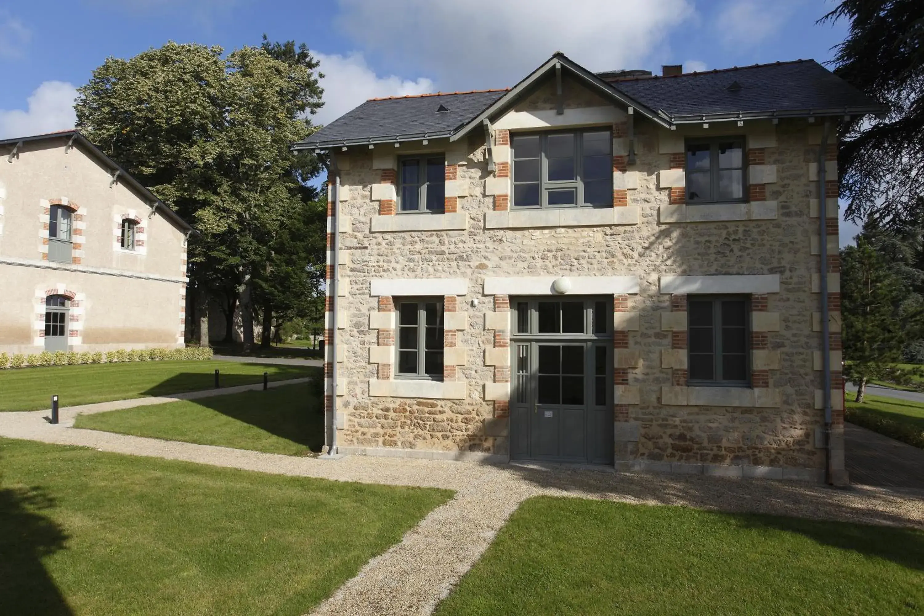 Property Building in Hotel Château de la Barbinière