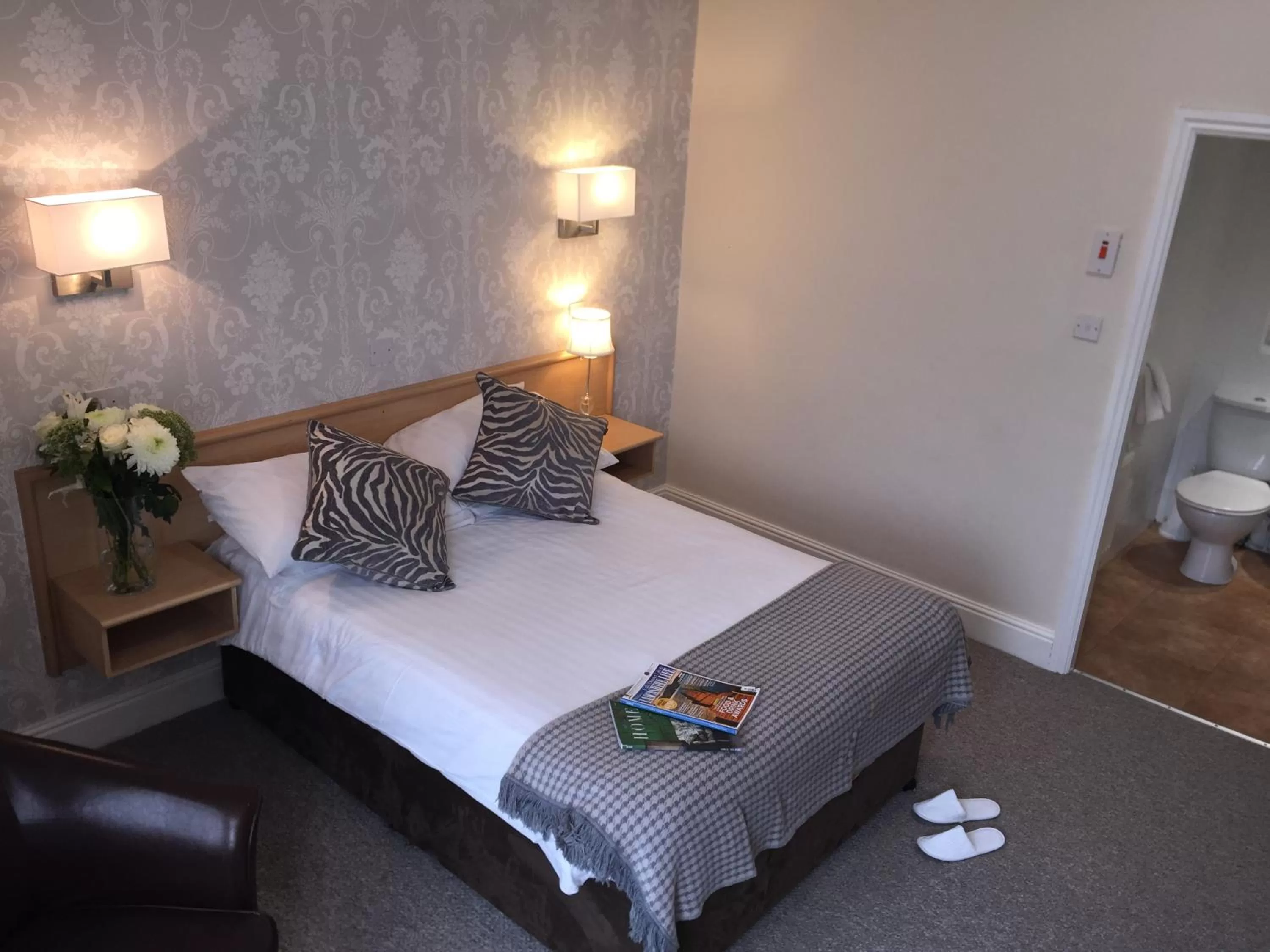 Bed in The Westlynne Hotel & Apartments