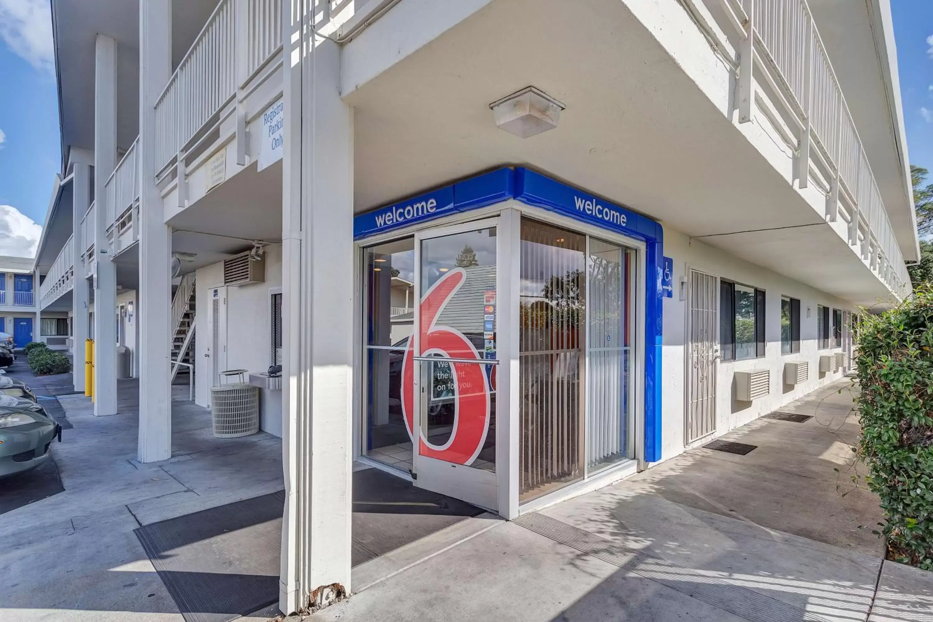 Property building in Motel 6-Santa Rosa, CA - South