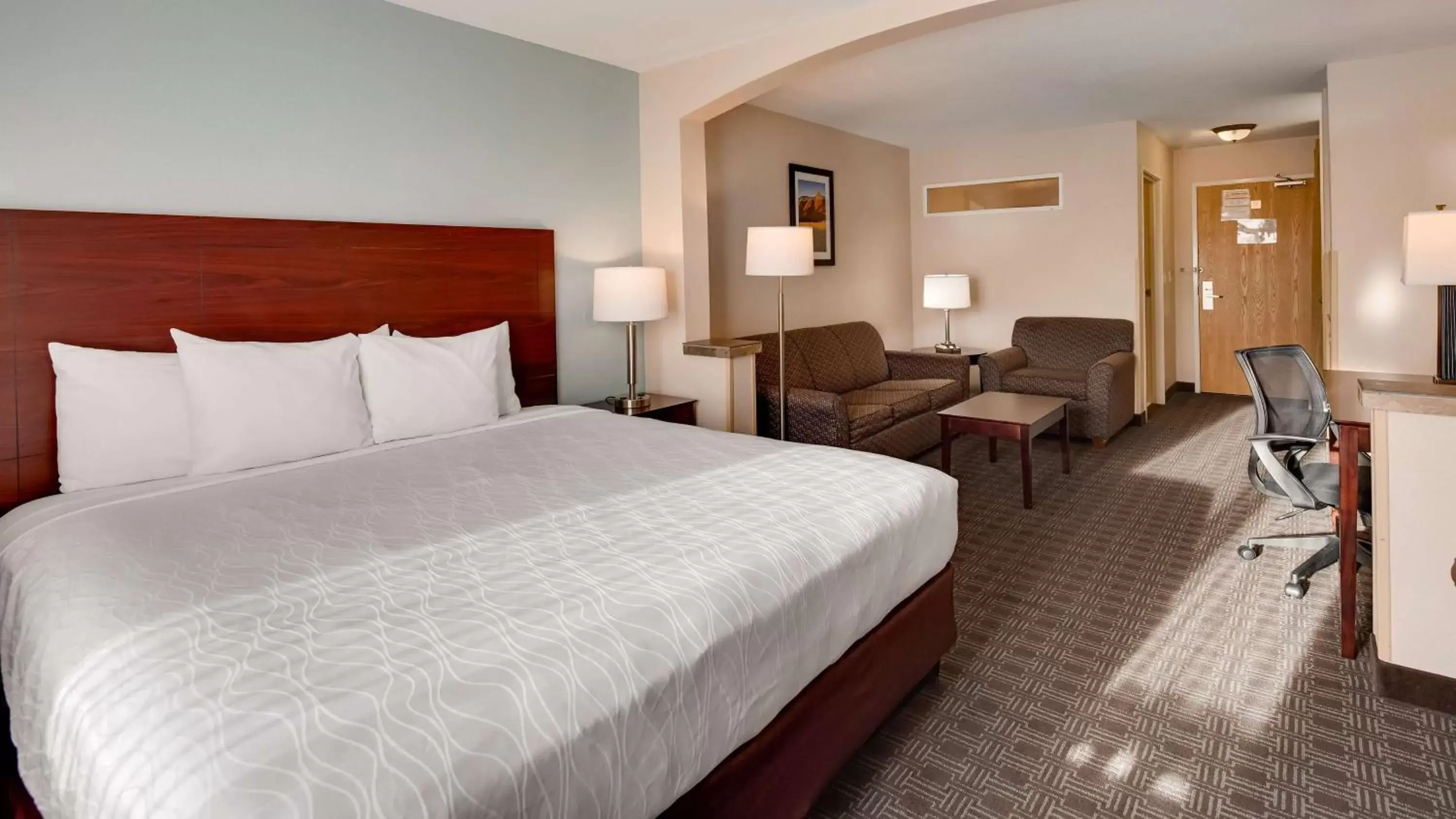 Photo of the whole room in Best Western Plus Gateway Inn & Suites - Aurora