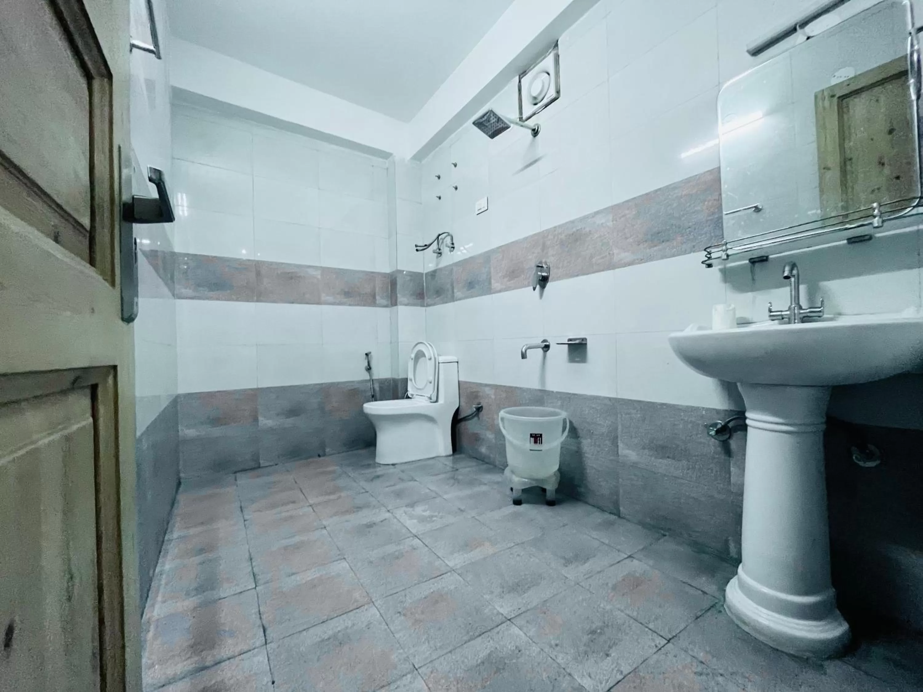 Bathroom in Himalayan Riverside Resort, Manali